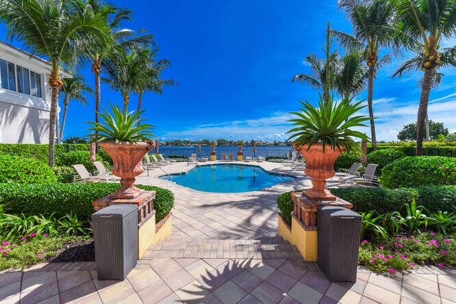 LAS BRISAS - Residential