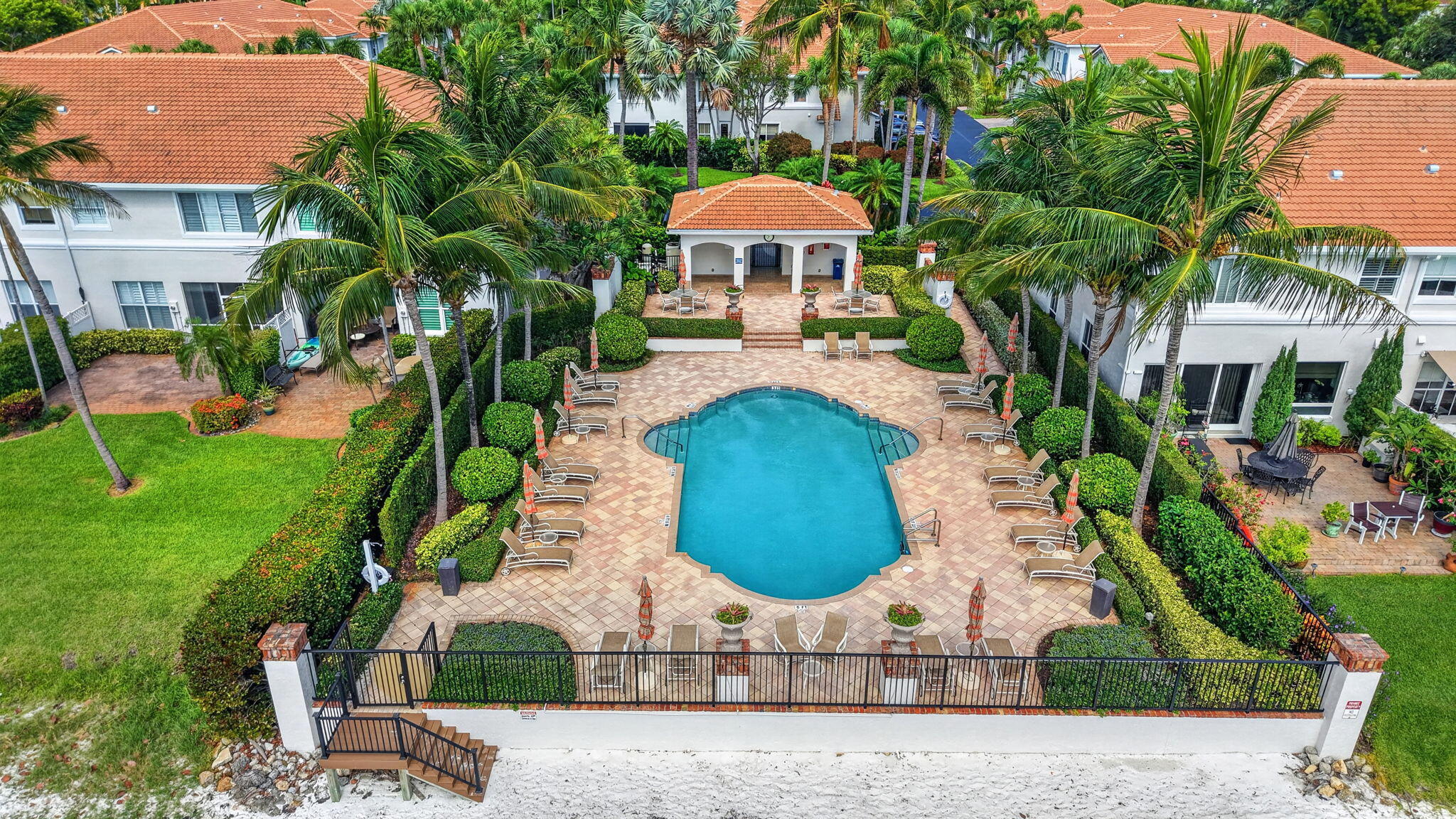 LAS BRISAS - Residential