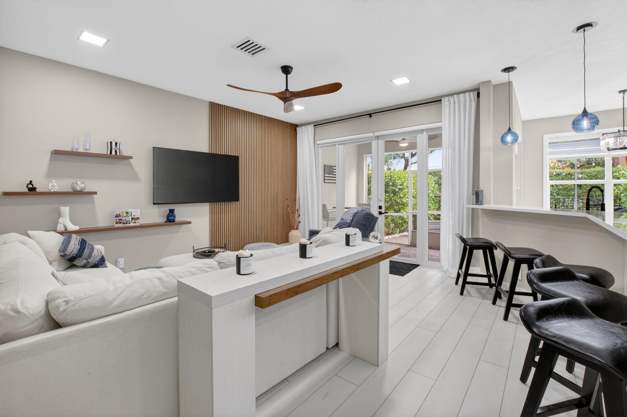 LAS BRISAS - Residential