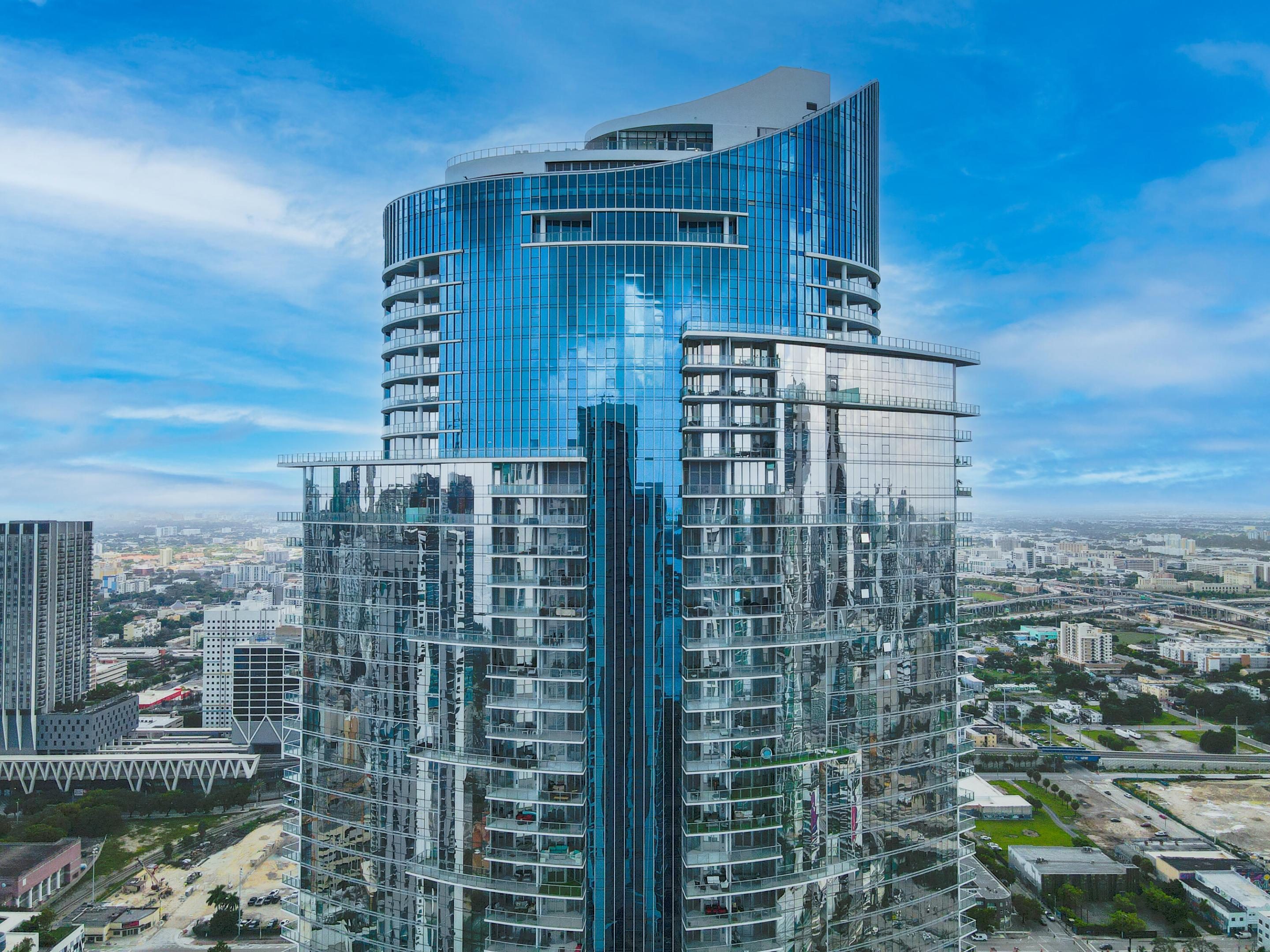 PARAMOUNT MIAMI WORLDCENTER - Residential