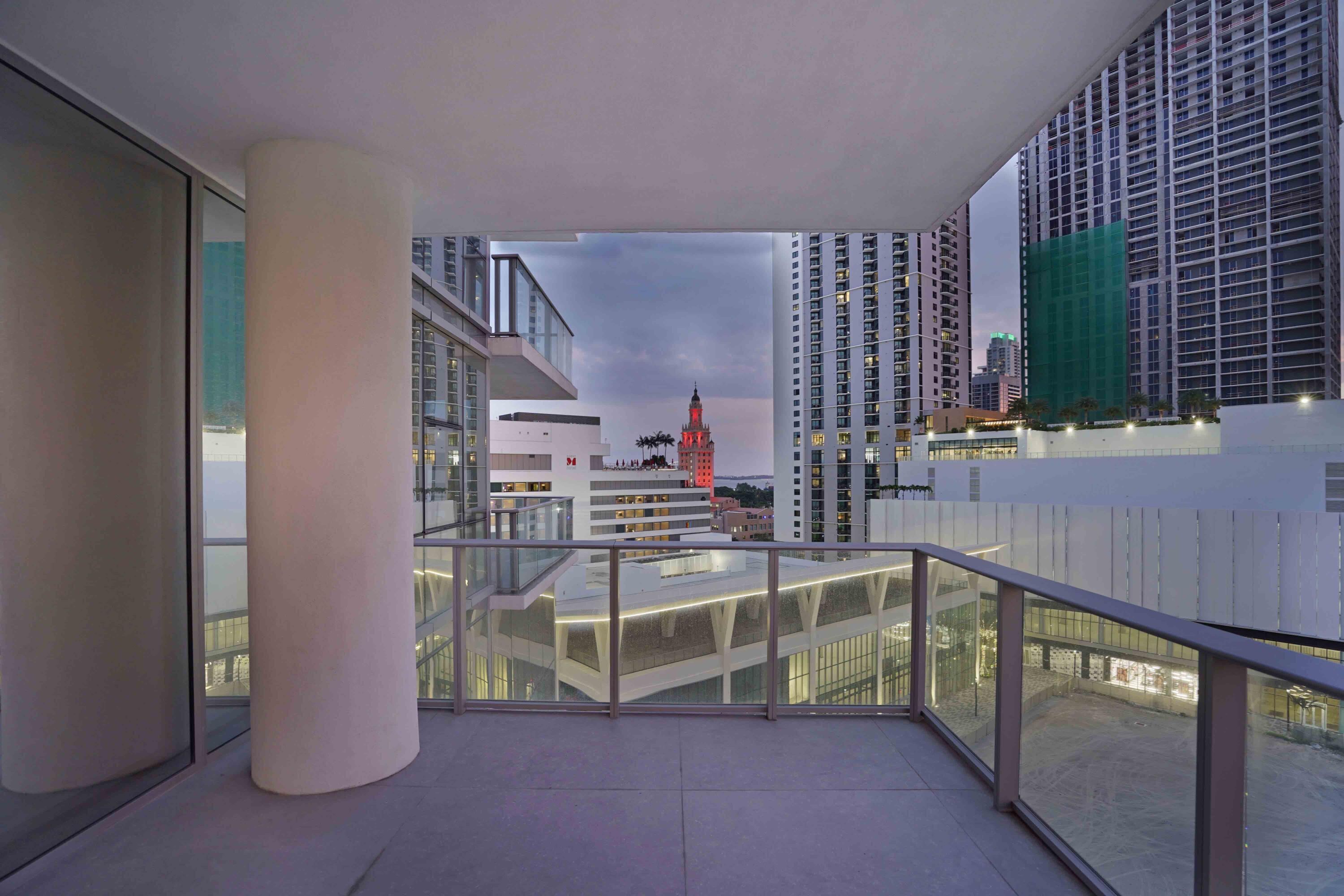 PARAMOUNT MIAMI WORLDCENTER - Residential