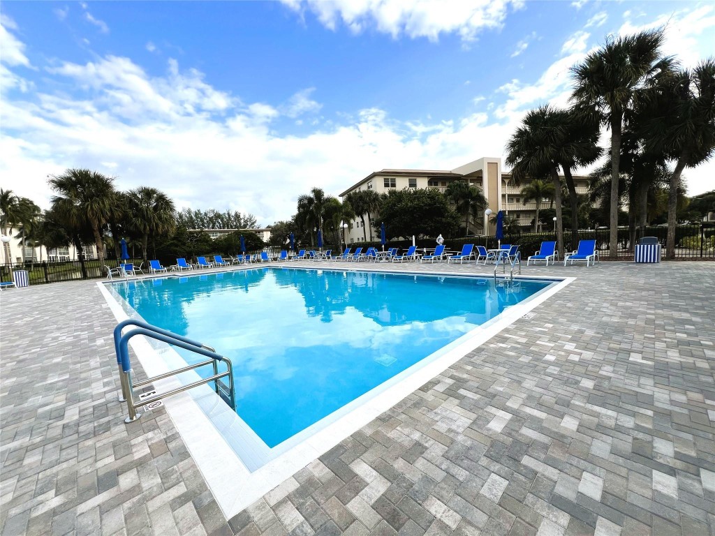 WYNMOOR VILLAGE - Residential
