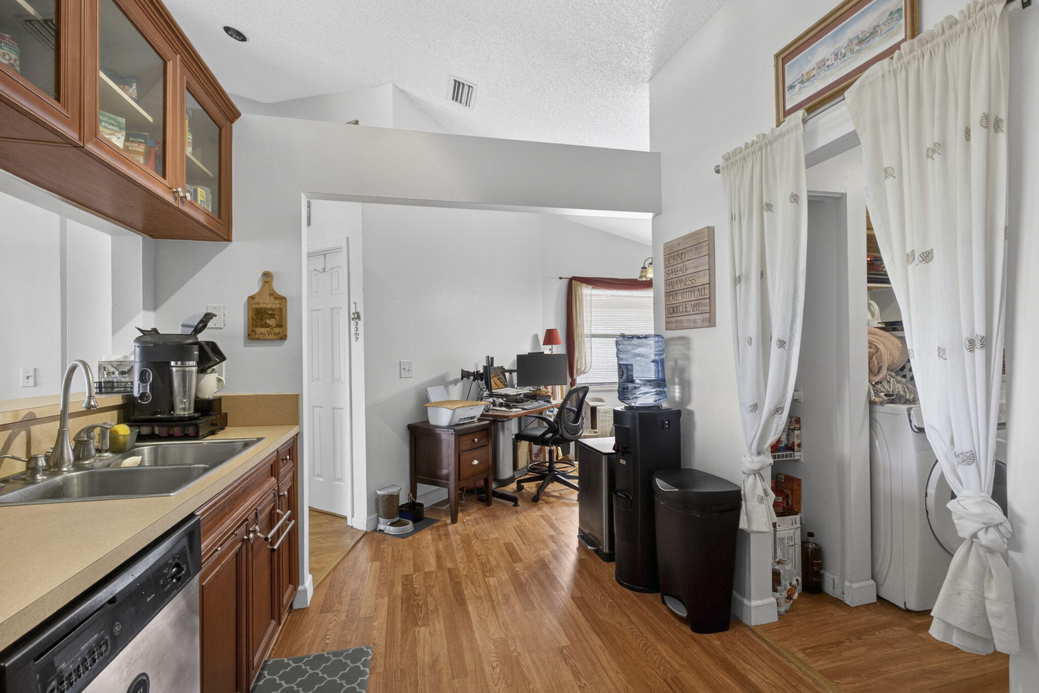 SHORES AT WELLINGTON II CONDO - Residential