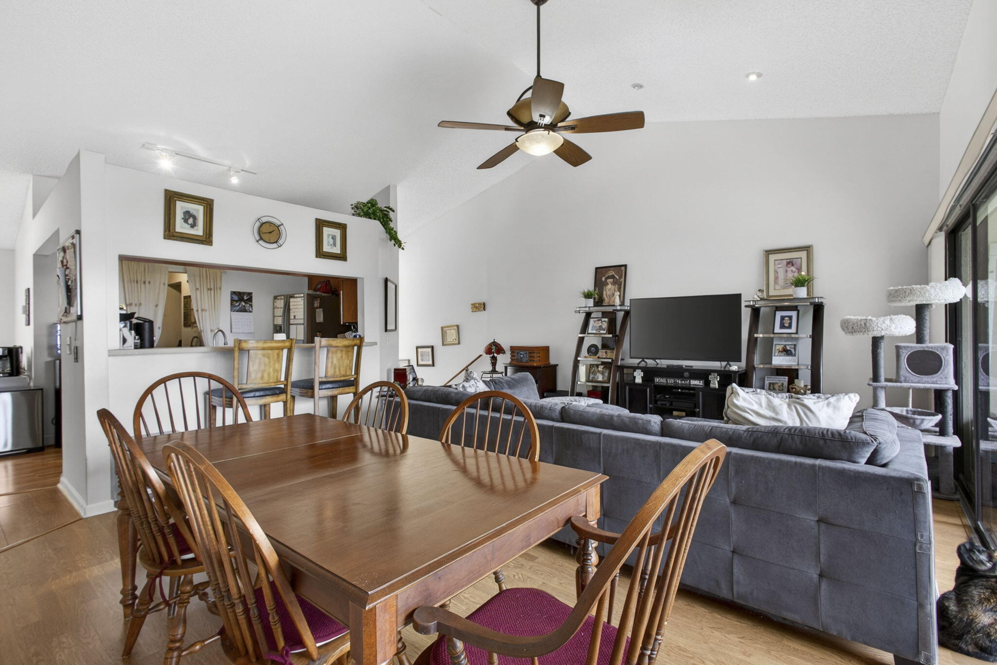 SHORES AT WELLINGTON II CONDO - Residential