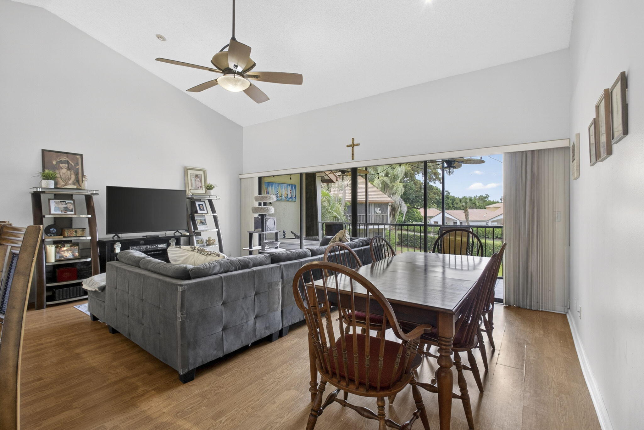SHORES AT WELLINGTON II CONDO - Residential