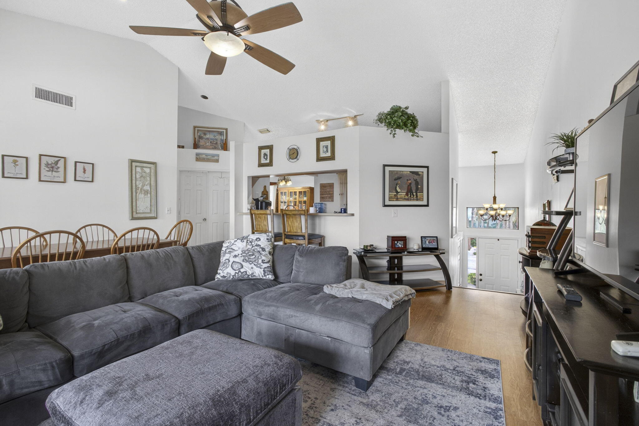 SHORES AT WELLINGTON II CONDO - Residential
