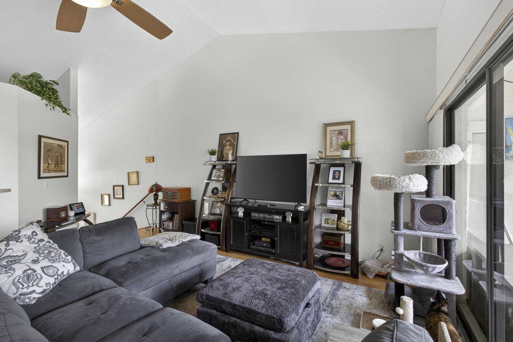 SHORES AT WELLINGTON II CONDO - Residential