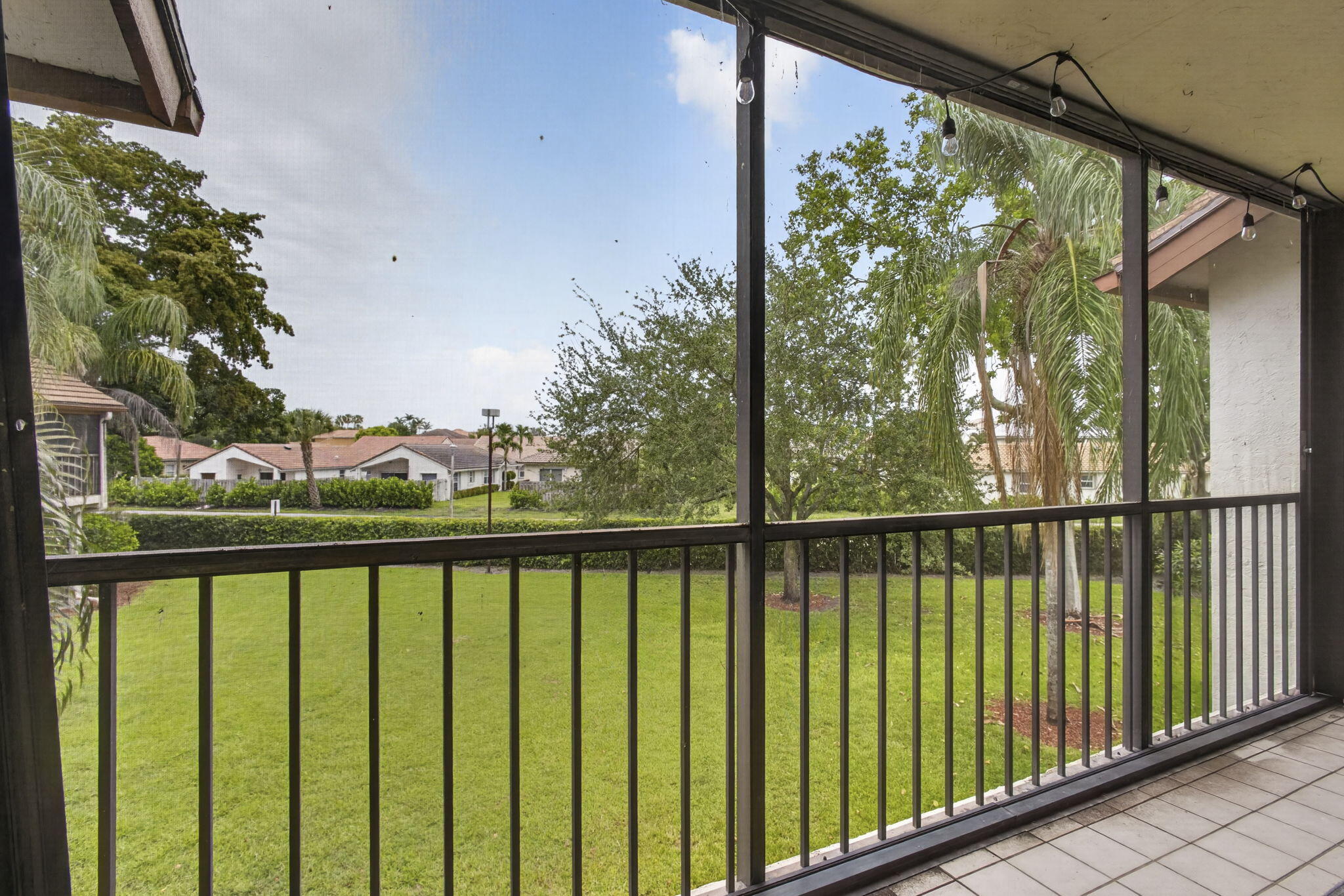 SHORES AT WELLINGTON II CONDO - Residential