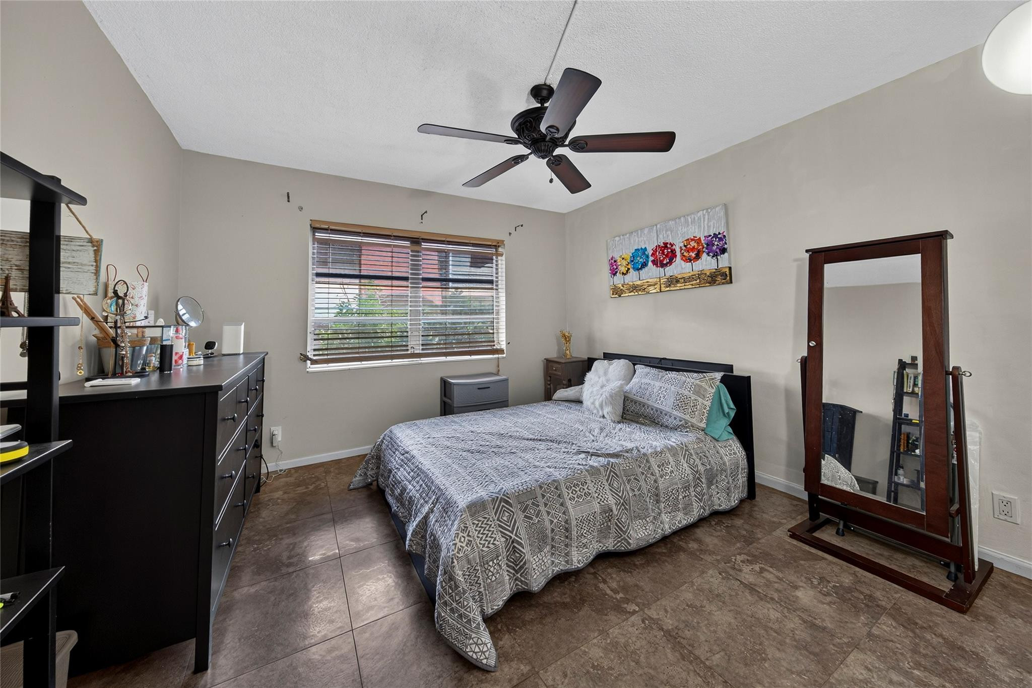LAUDERDALE OAKS CONDO - Residential