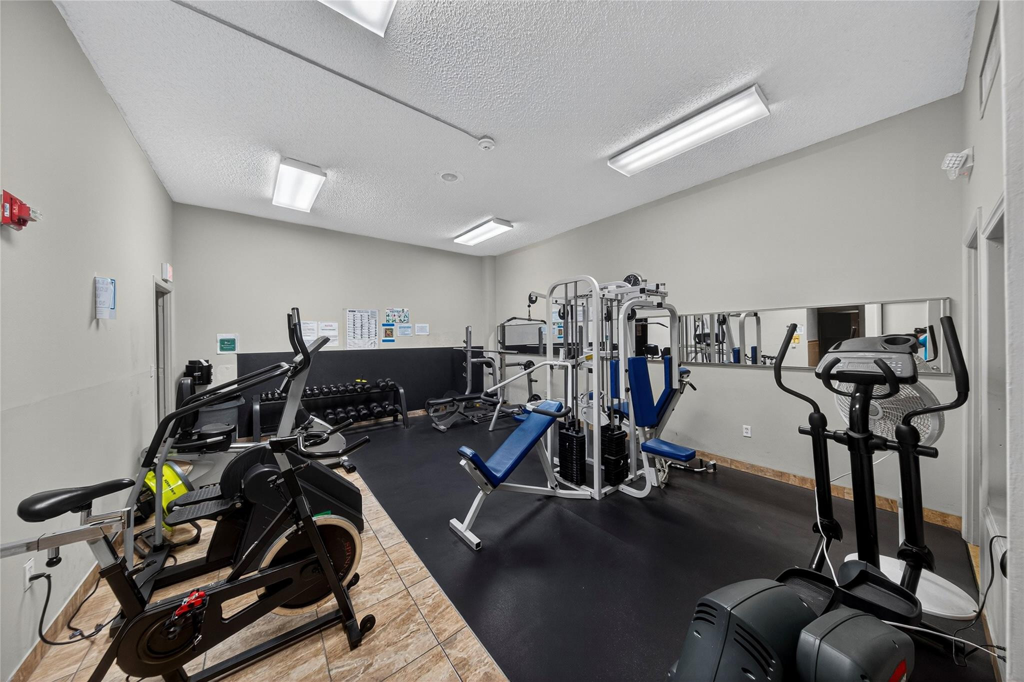 LAUDERDALE OAKS CONDO - Residential