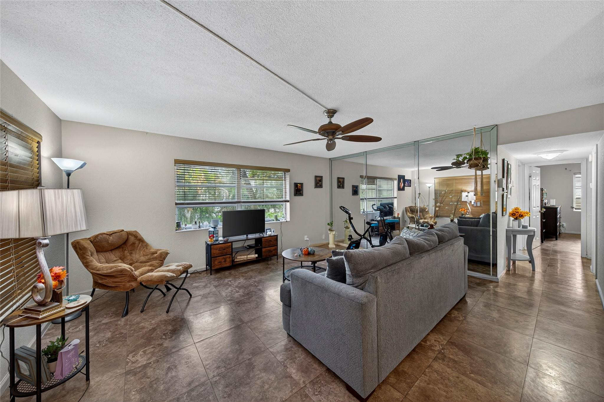 LAUDERDALE OAKS CONDO - Residential