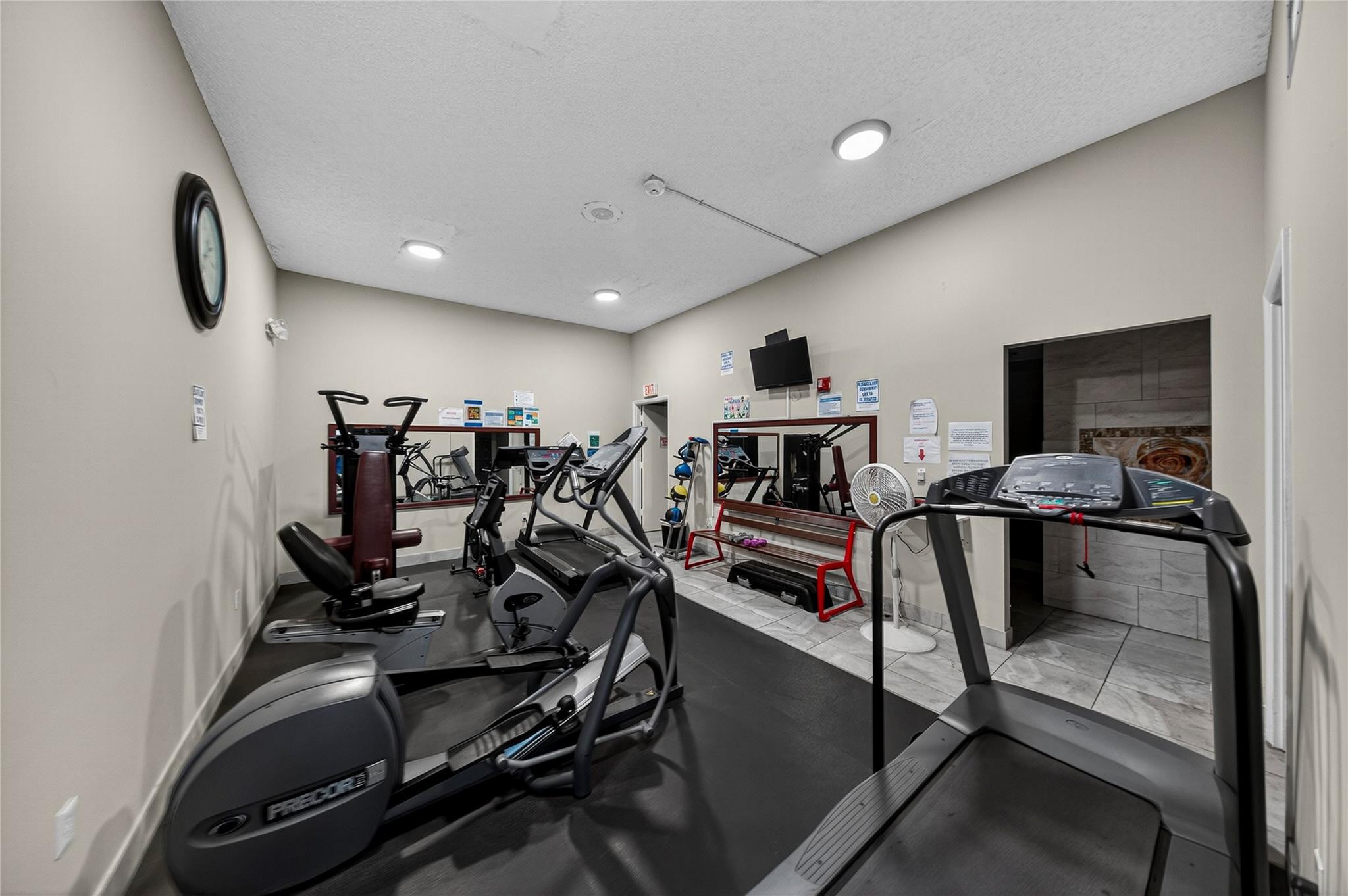 LAUDERDALE OAKS CONDO - Residential