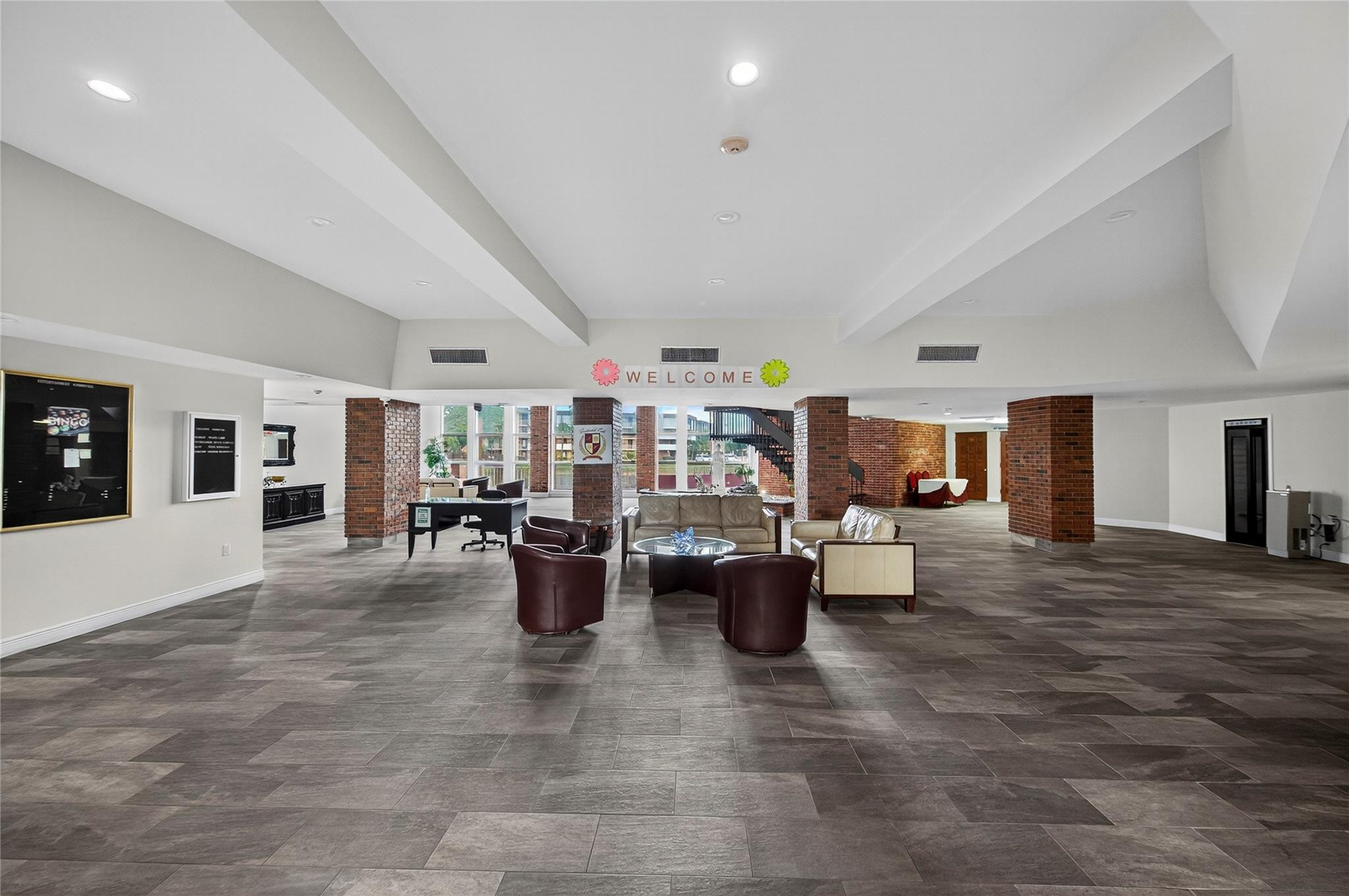 LAUDERDALE OAKS CONDO - Residential