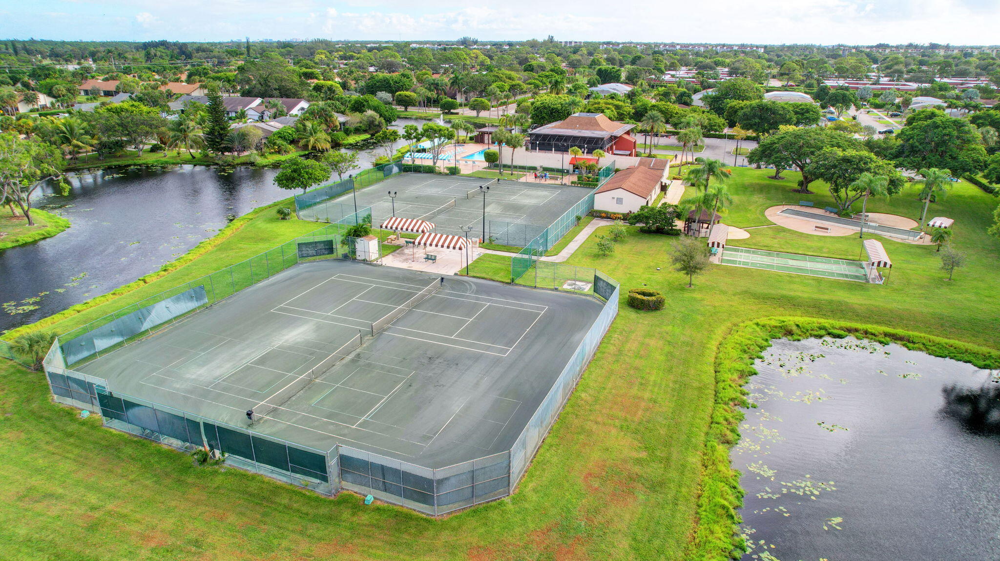 VILLAS OF WILLOW BEND - Residential