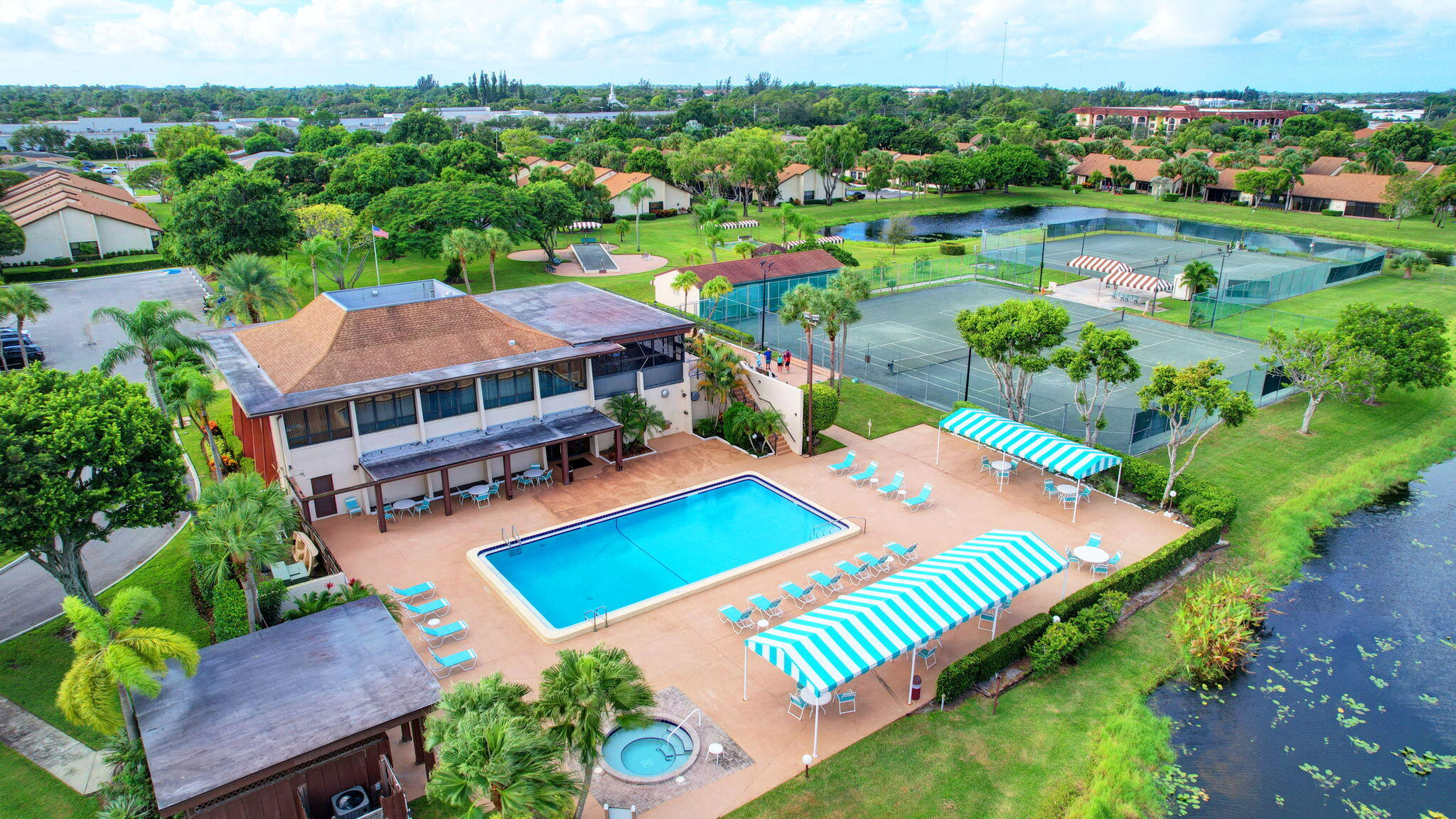 VILLAS OF WILLOW BEND - Residential