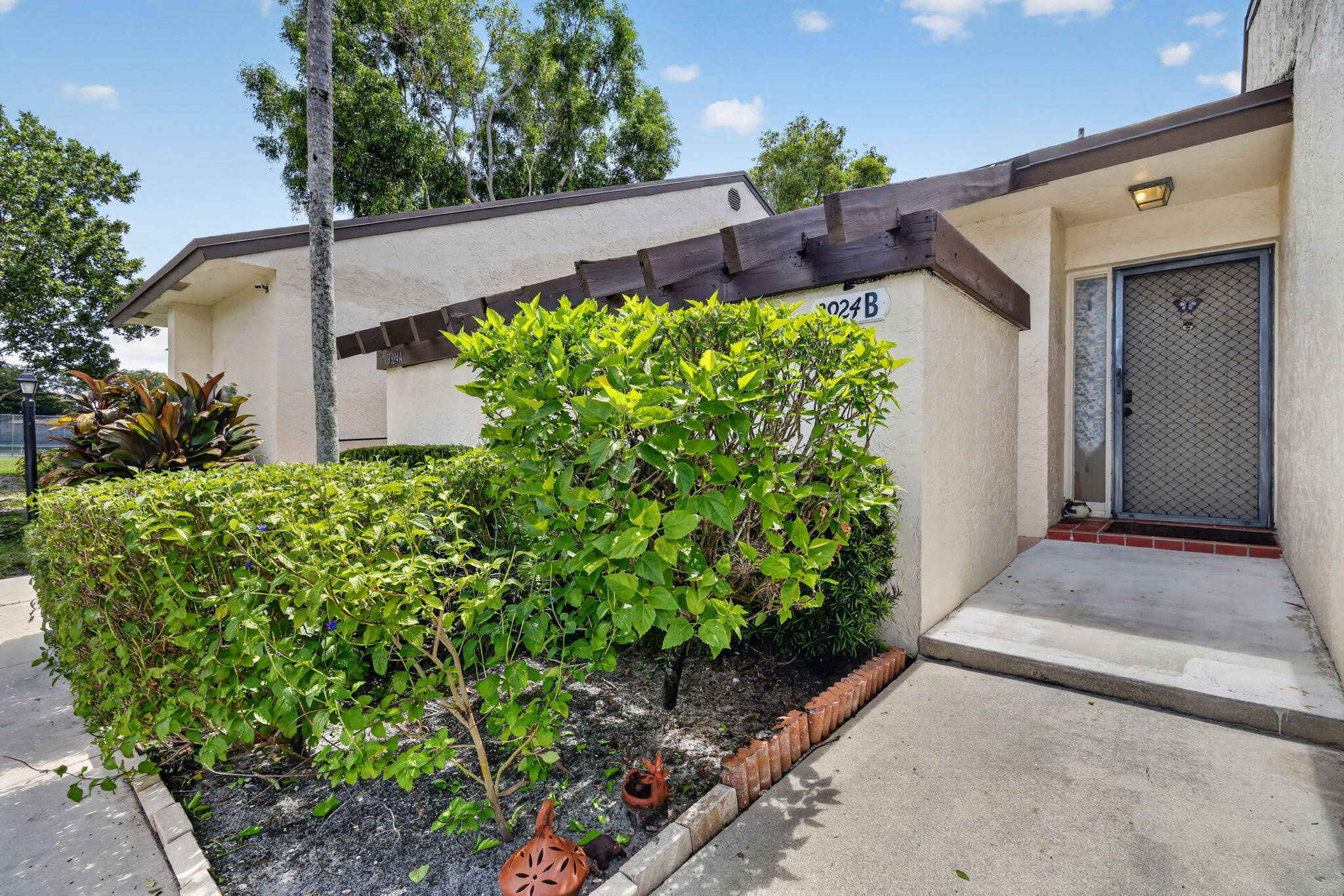 VILLAS OF WILLOW BEND - Residential