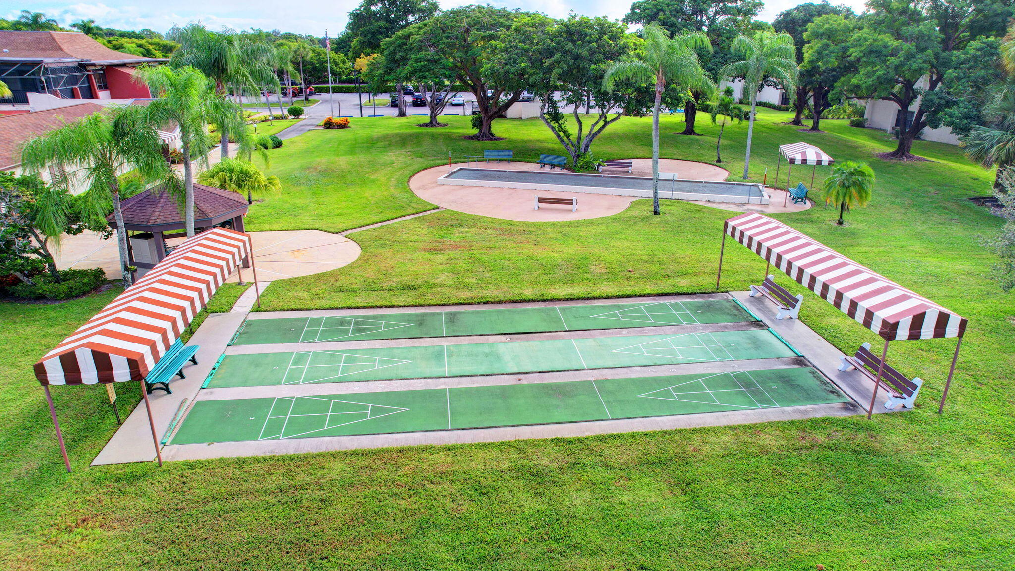 VILLAS OF WILLOW BEND - Residential