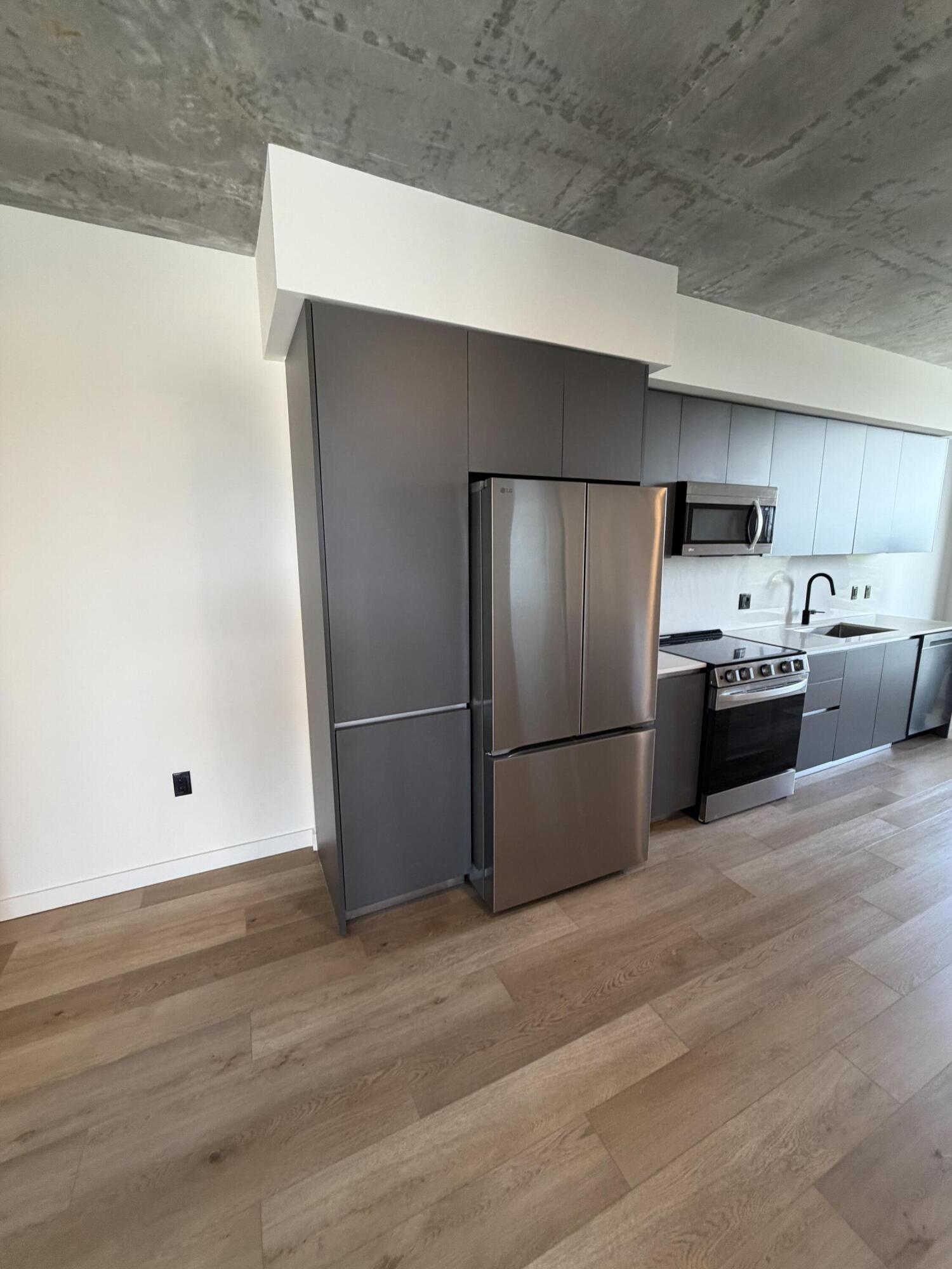 FT LAUDERDALE B-40 - Residential Lease