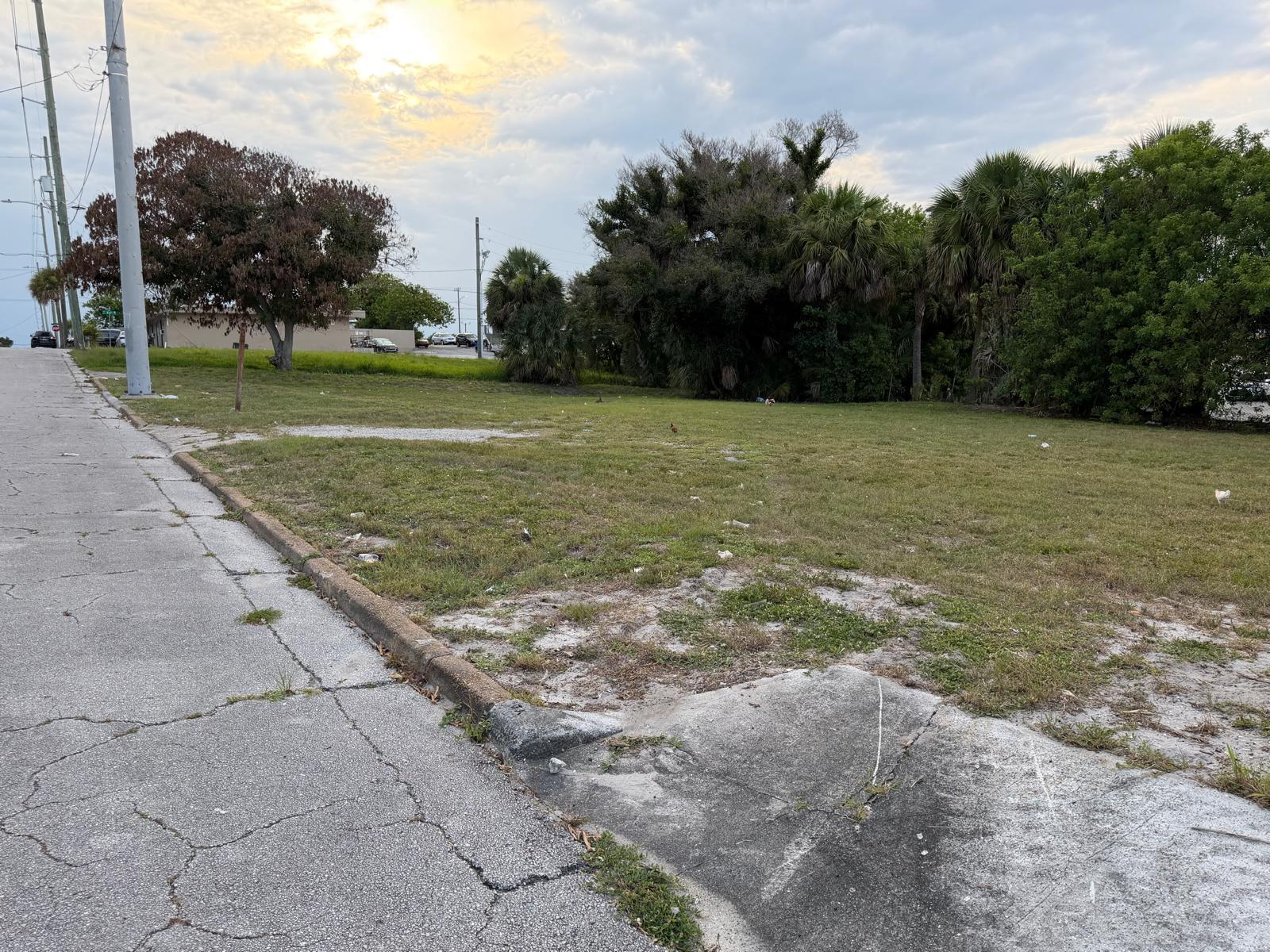 ASSESSOR'S MAP OF N PART OF FORT PIERCE - Land