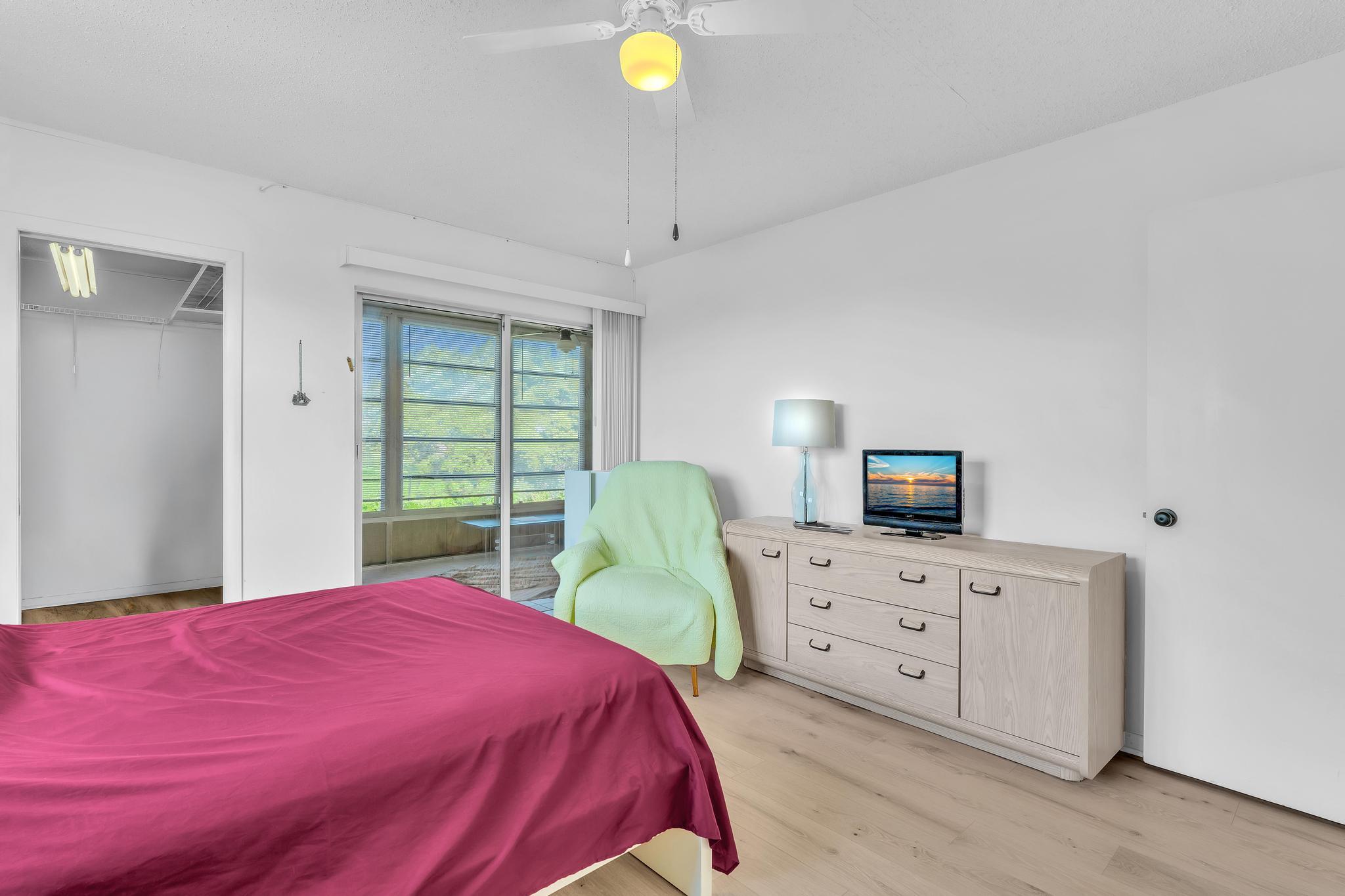 UPMINSTER J CONDO - Residential