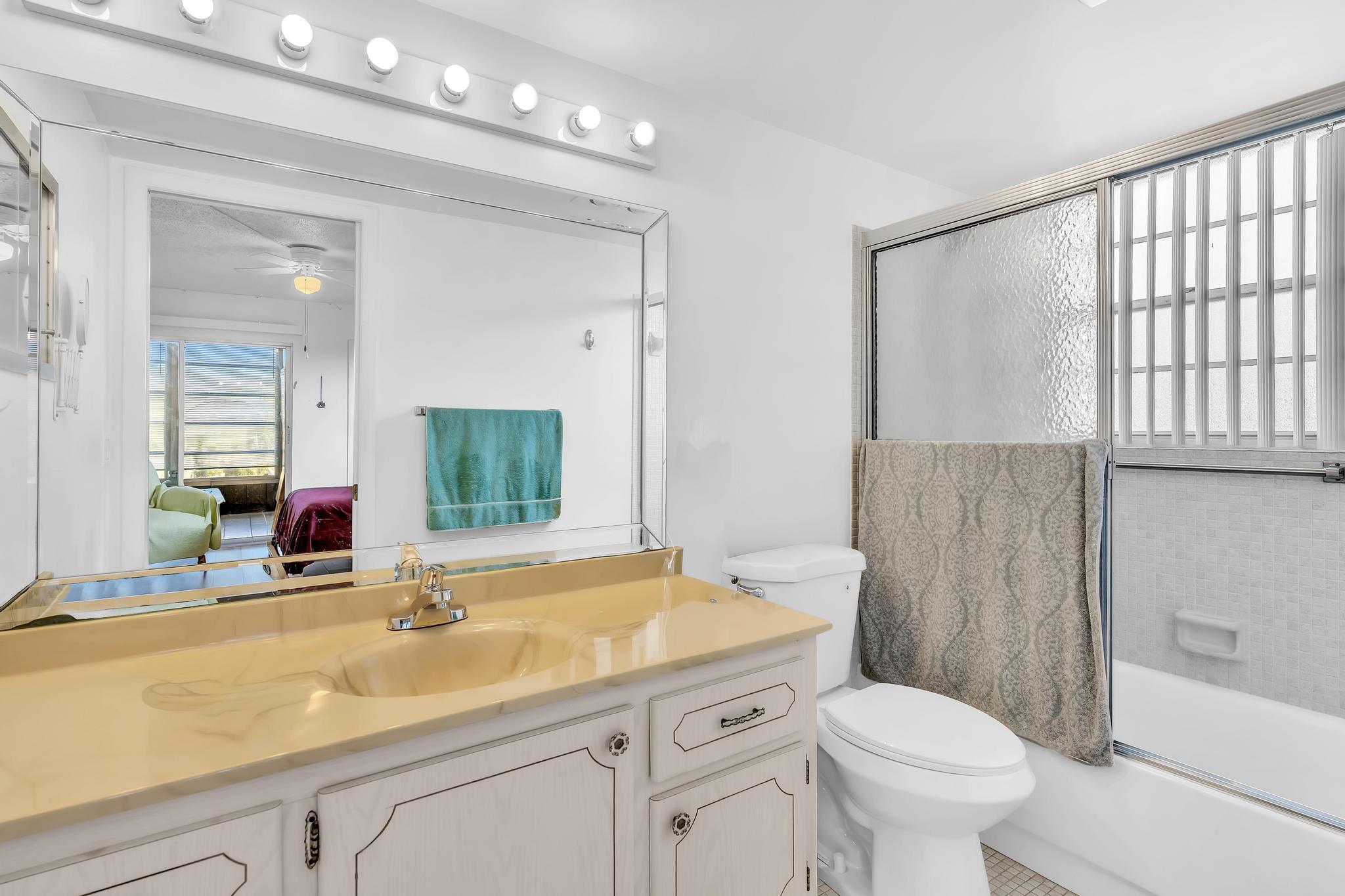 UPMINSTER J CONDO - Residential