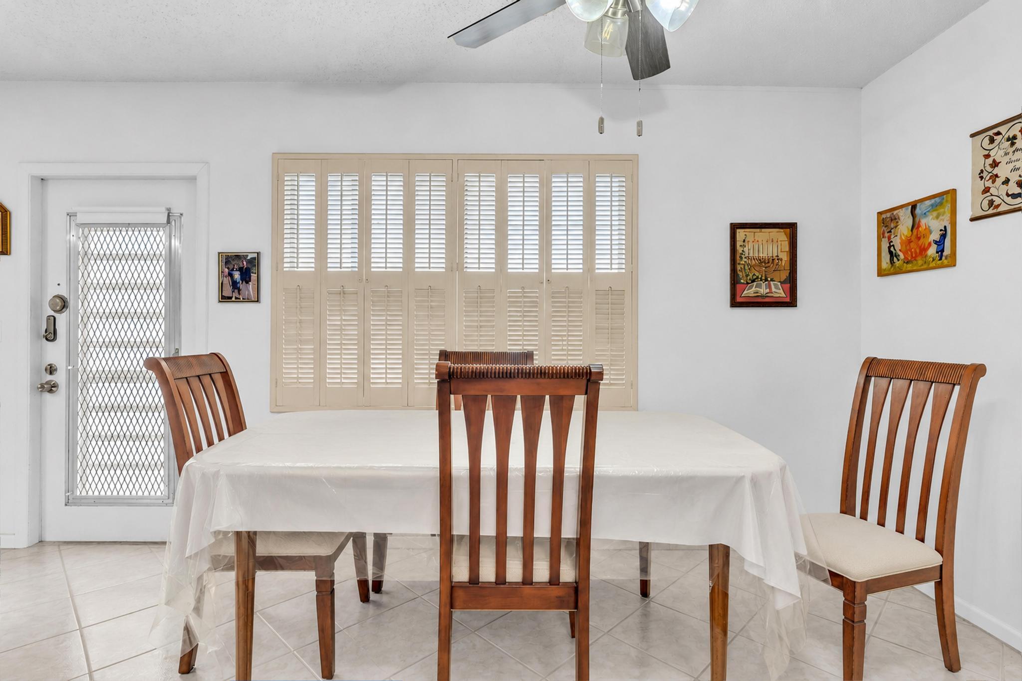 UPMINSTER J CONDO - Residential