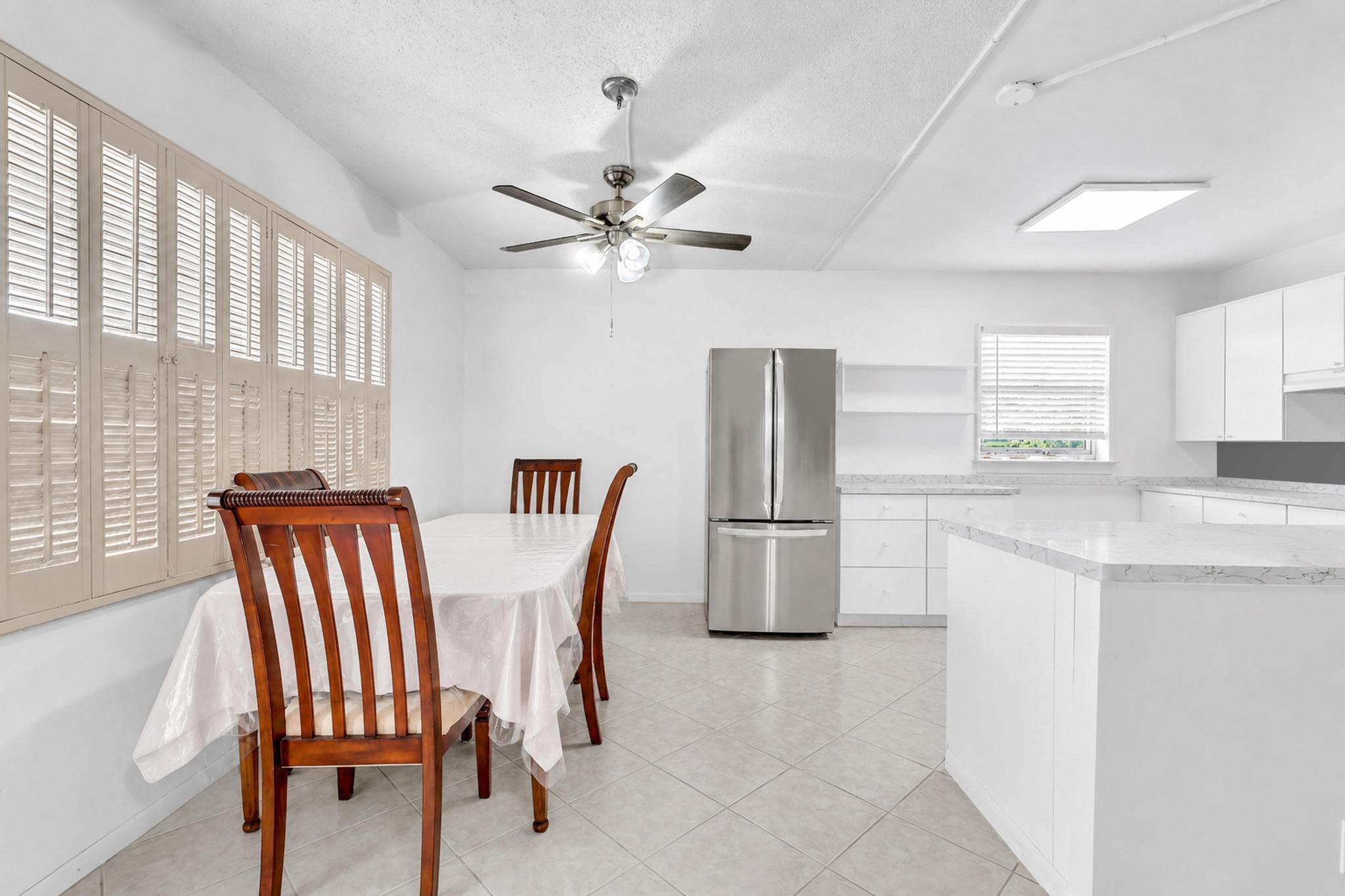 UPMINSTER J CONDO - Residential