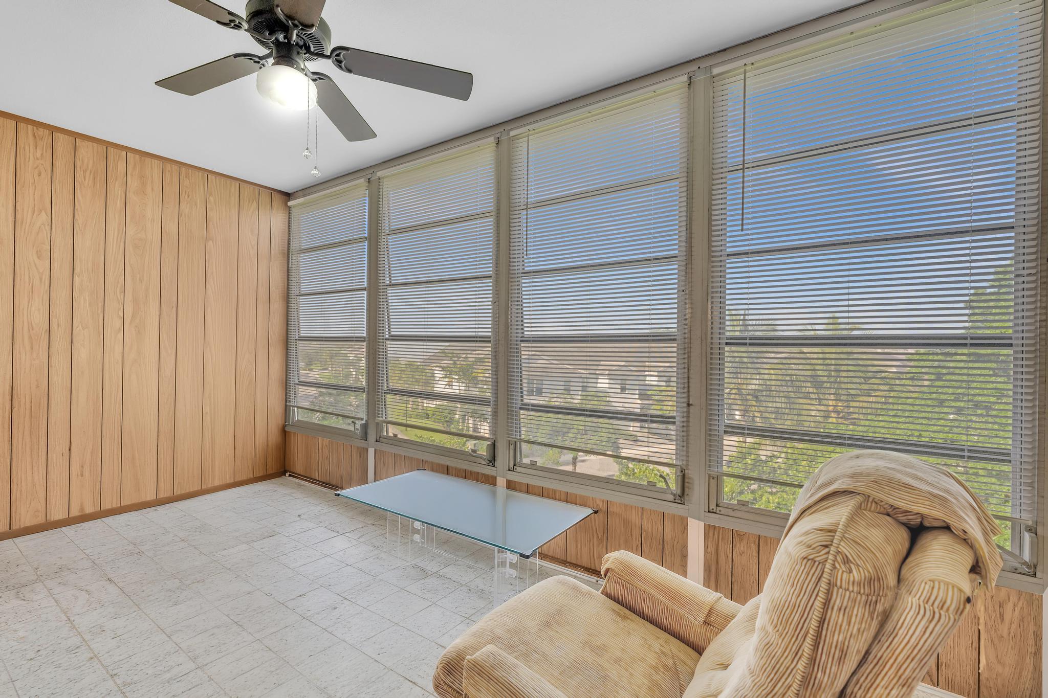 UPMINSTER J CONDO - Residential