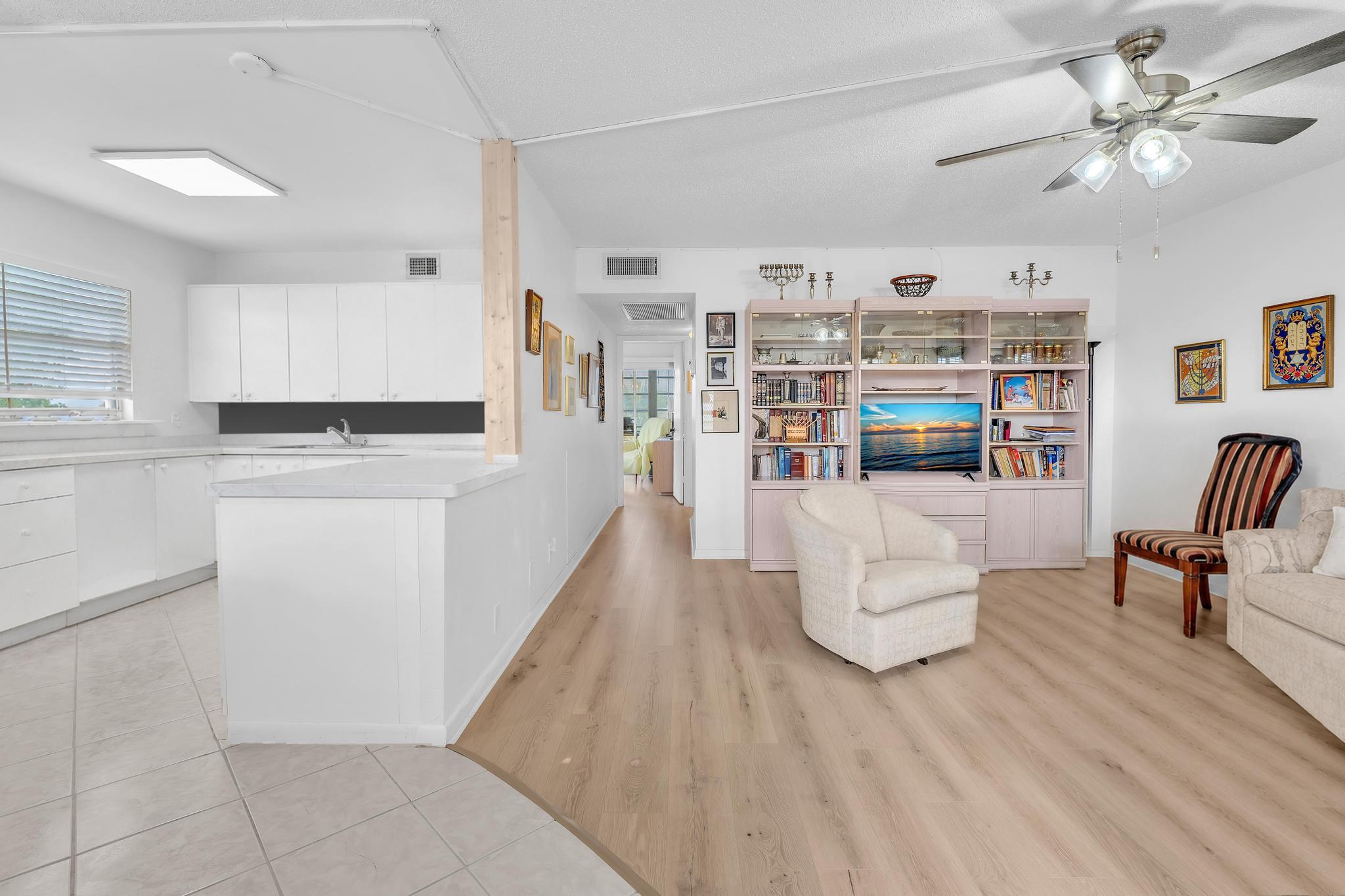 UPMINSTER J CONDO - Residential