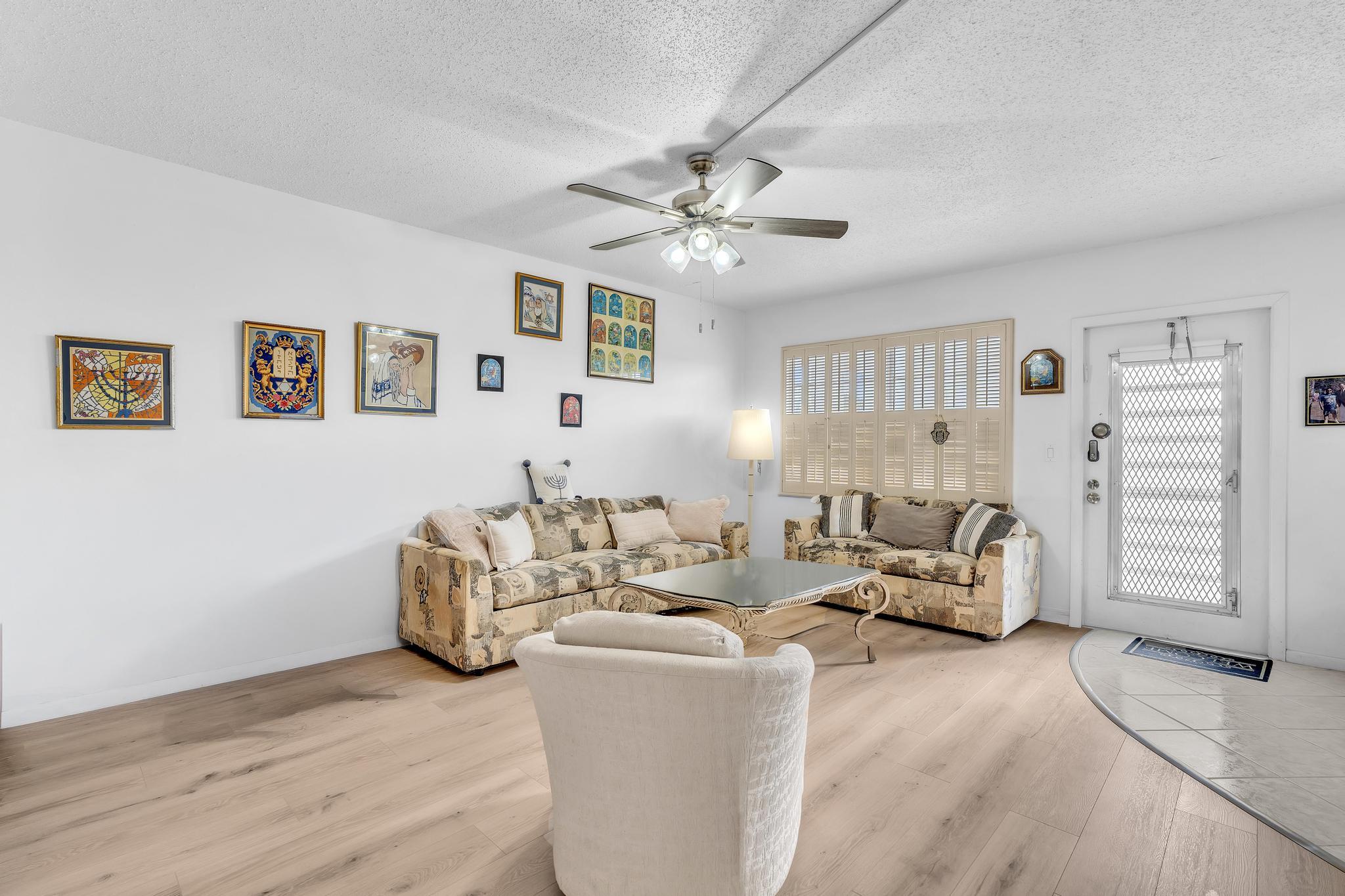 UPMINSTER J CONDO - Residential