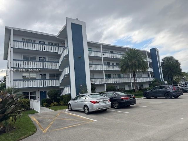 UPMINSTER J CONDO - Residential