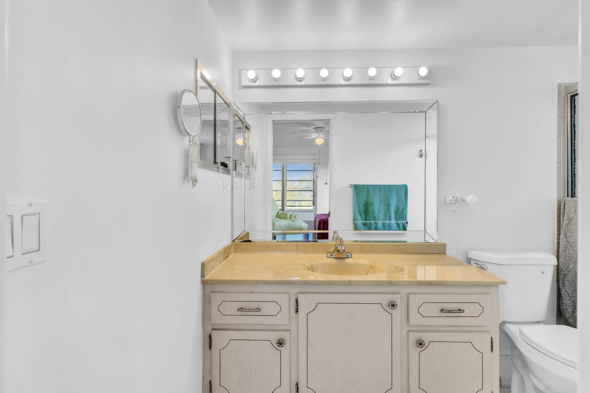 UPMINSTER J CONDO - Residential