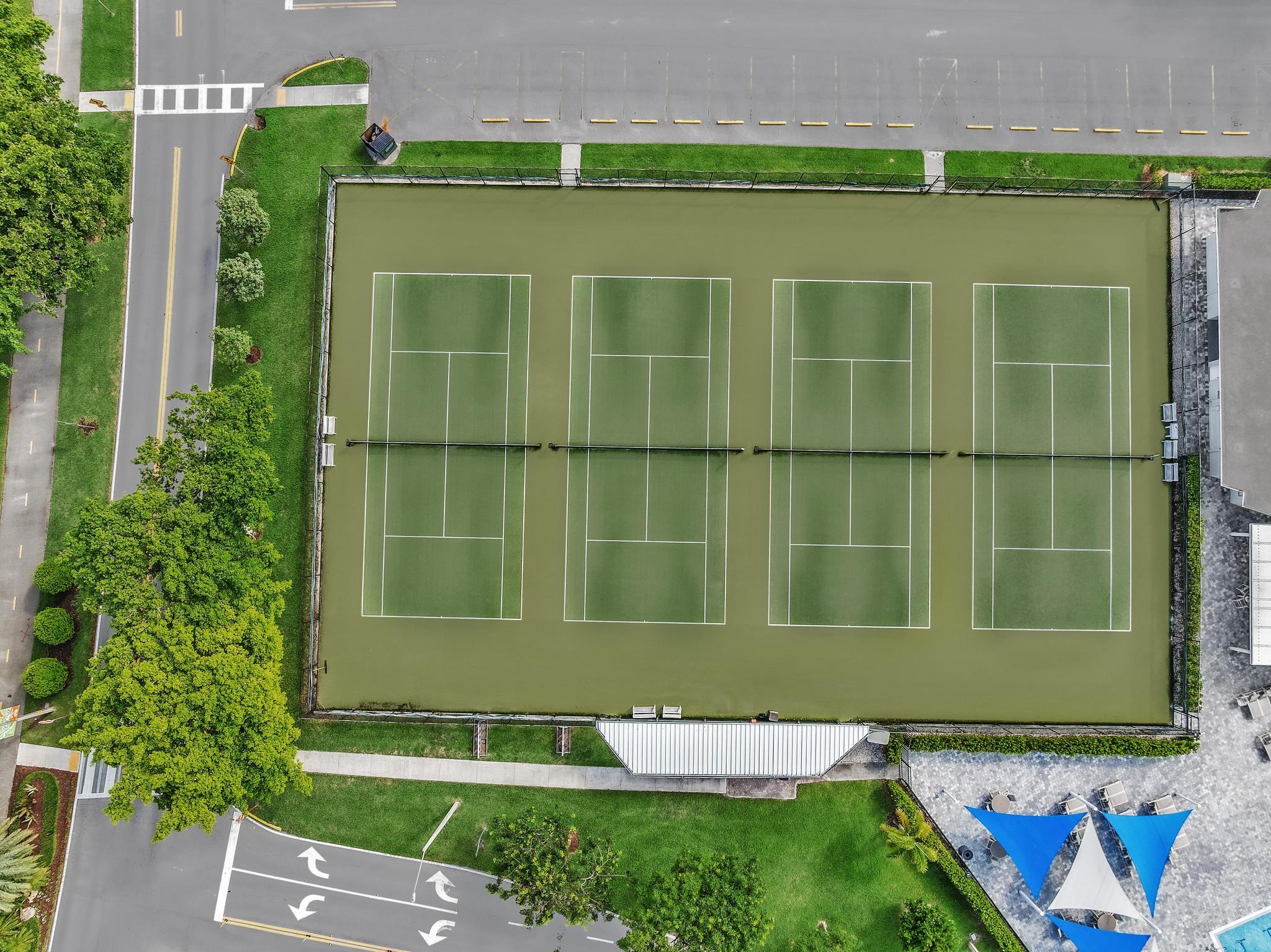 UPMINSTER J CONDO - Residential