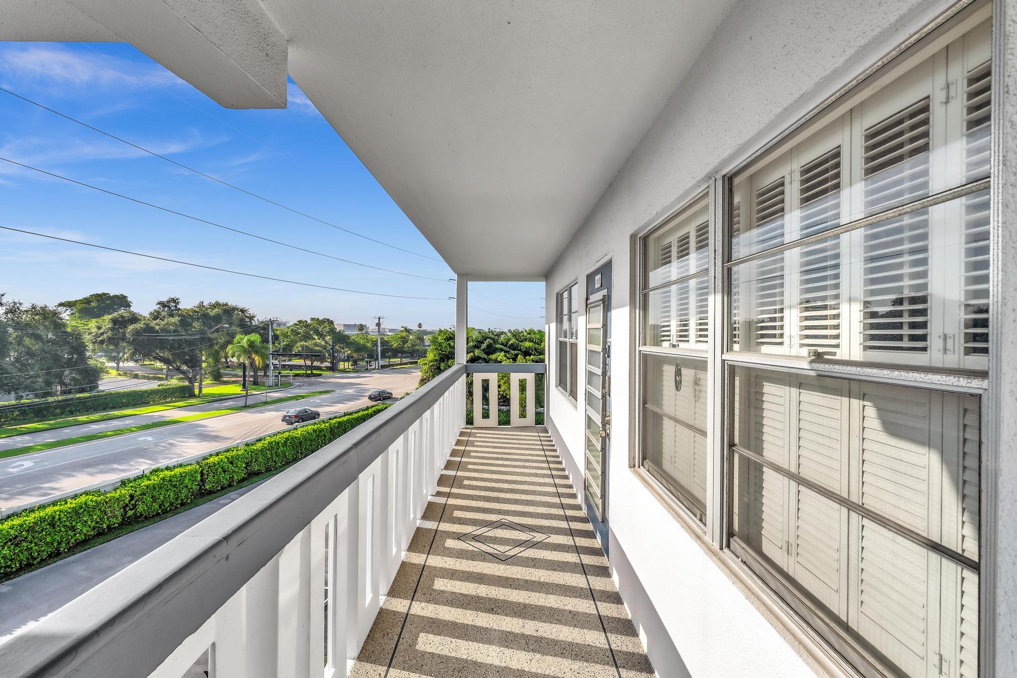 UPMINSTER J CONDO - Residential