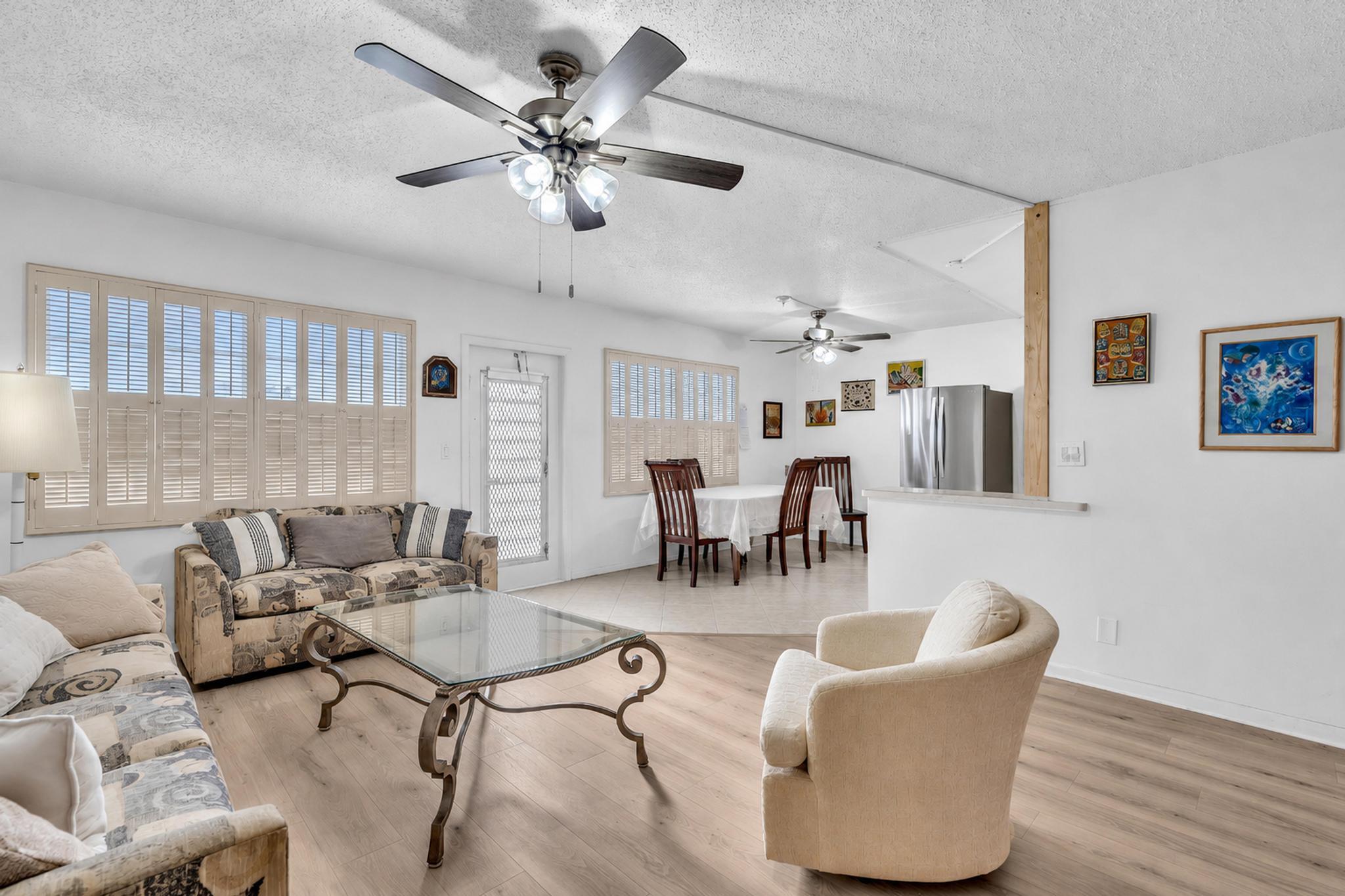 UPMINSTER J CONDO - Residential