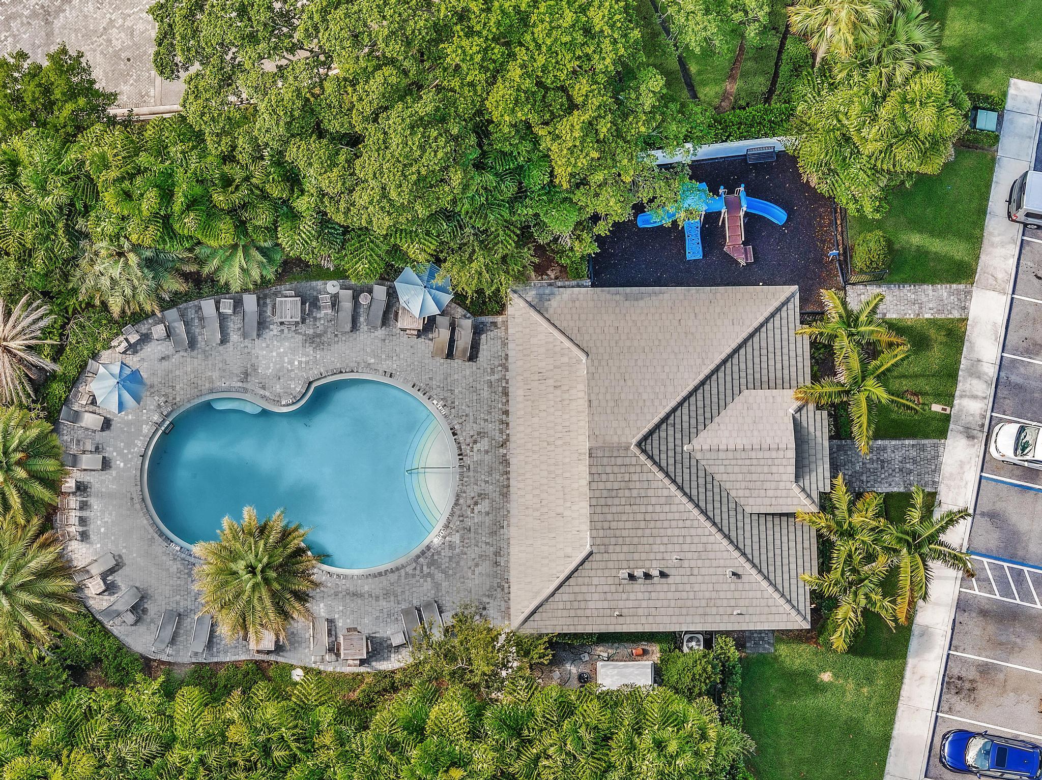 UPMINSTER J CONDO - Residential