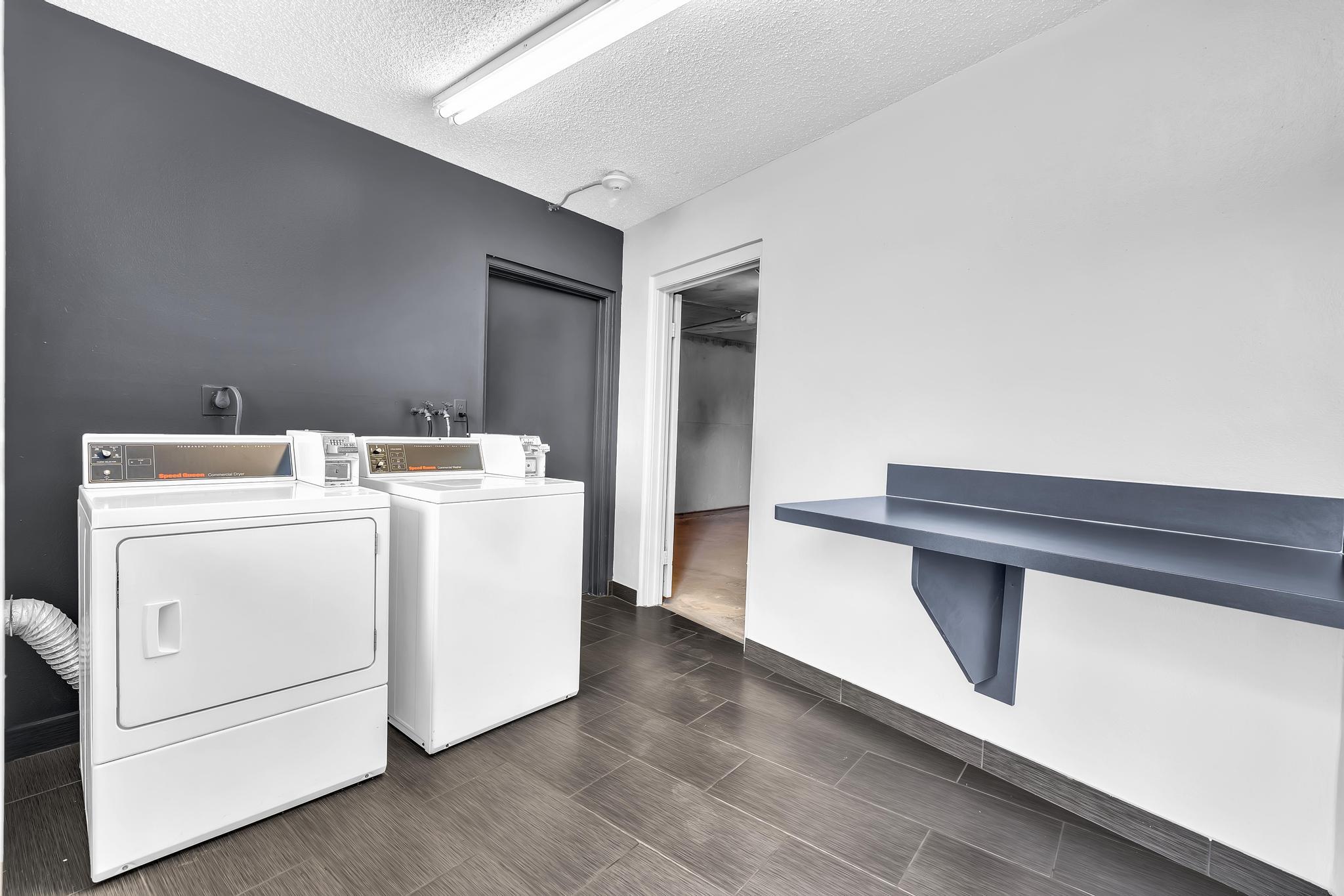 UPMINSTER J CONDO - Residential