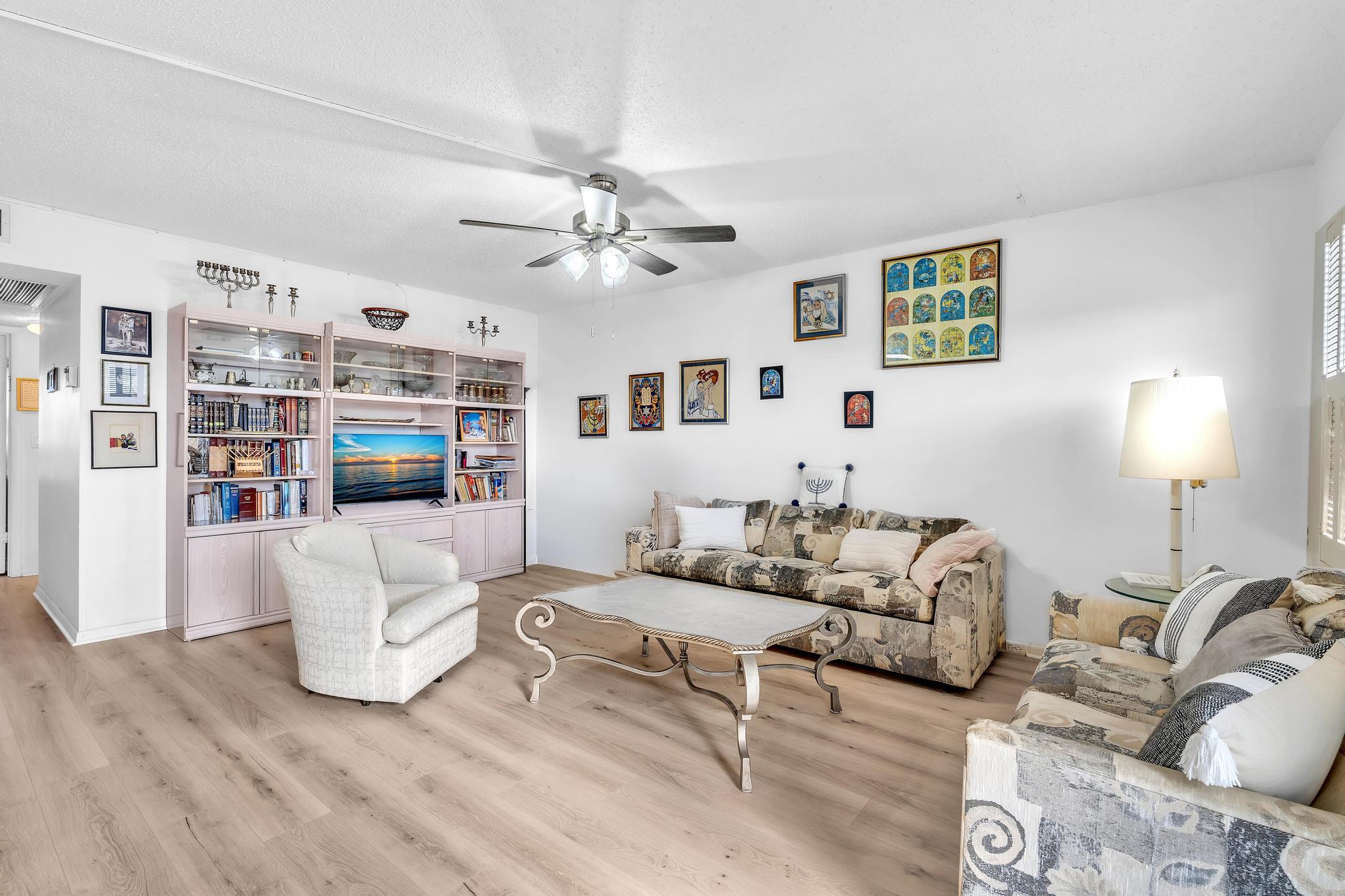 UPMINSTER J CONDO - Residential