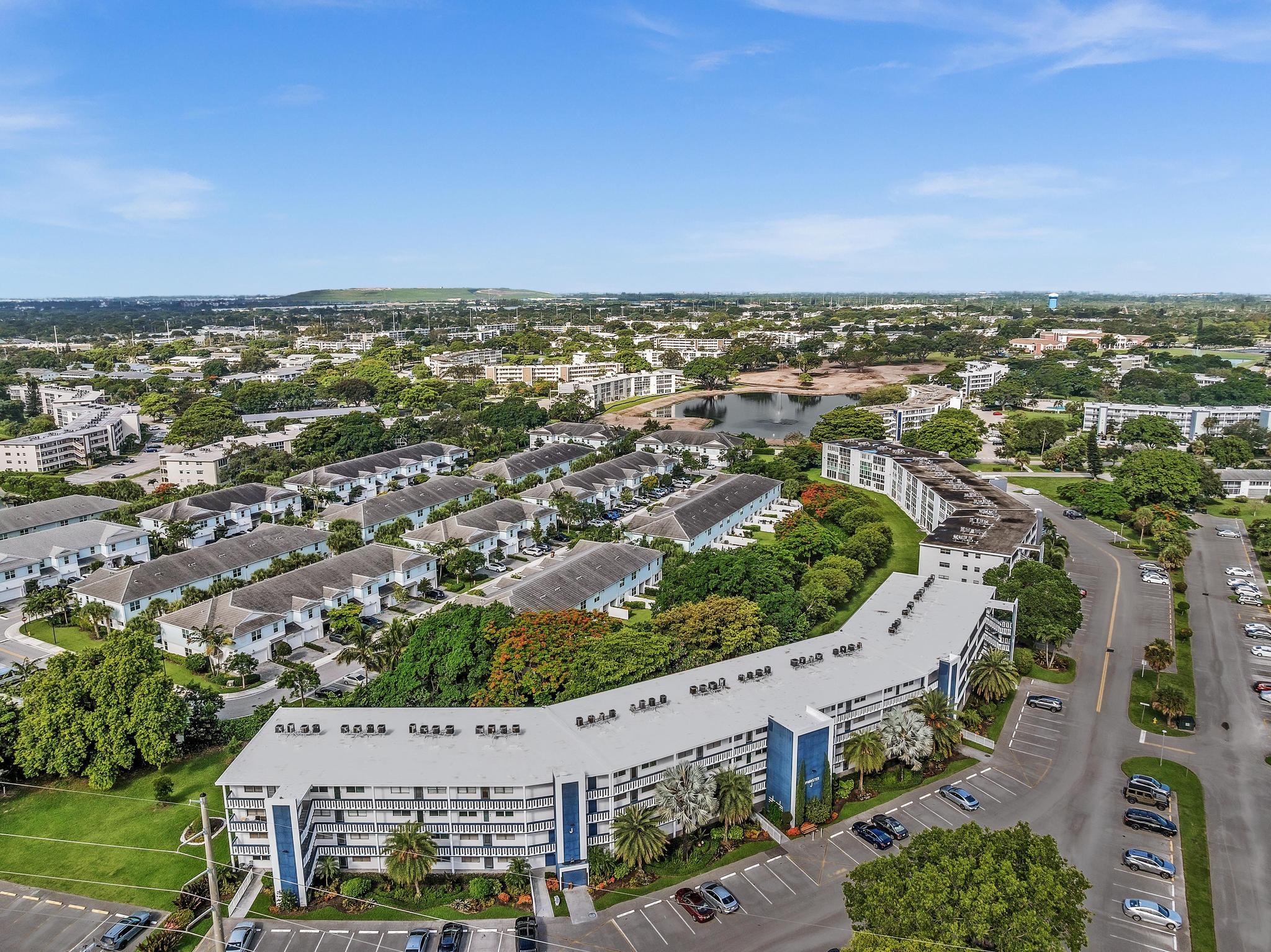 UPMINSTER J CONDO - Residential