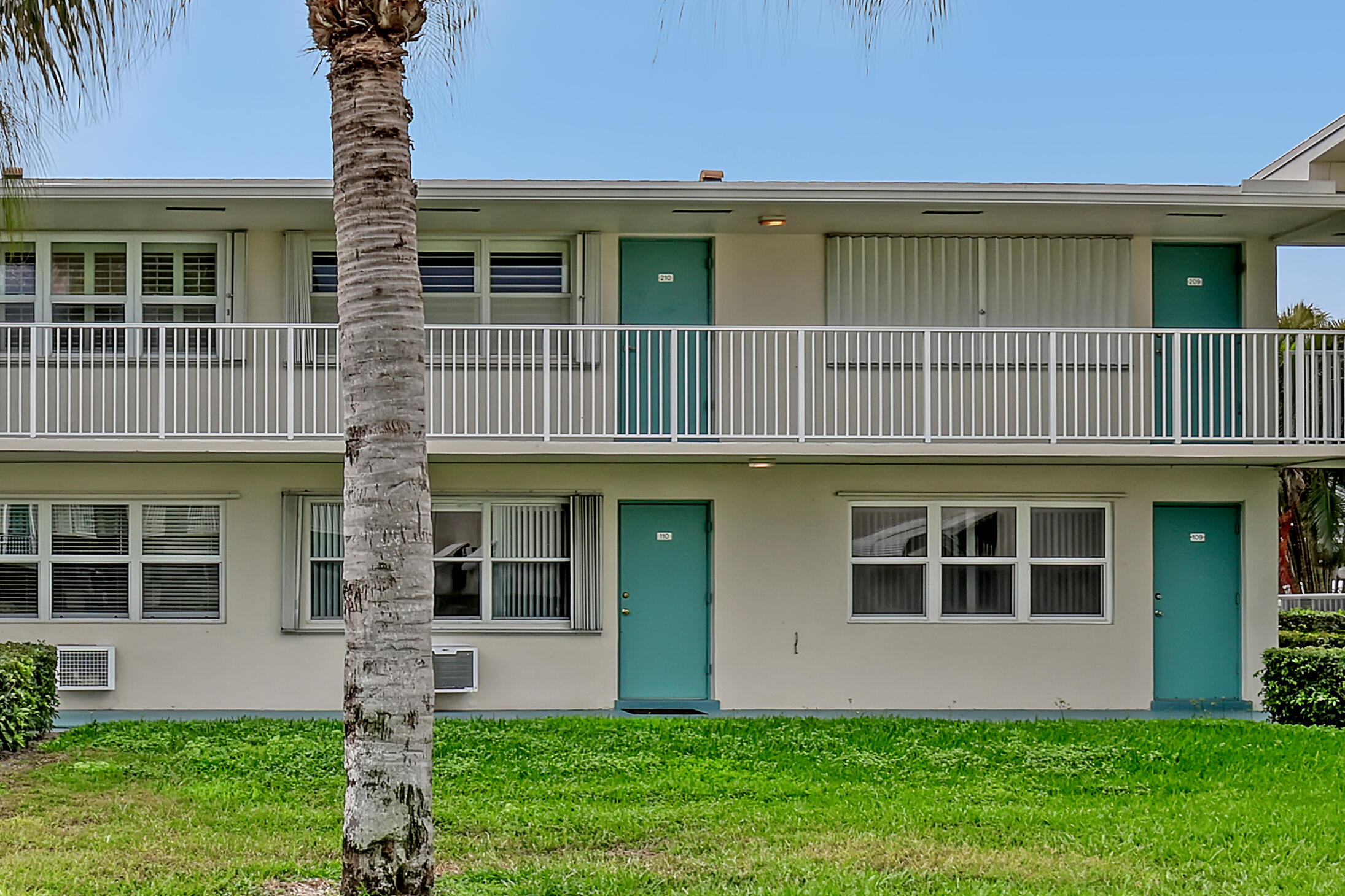 STERLING VILLAGE 680 CONDO - Residential