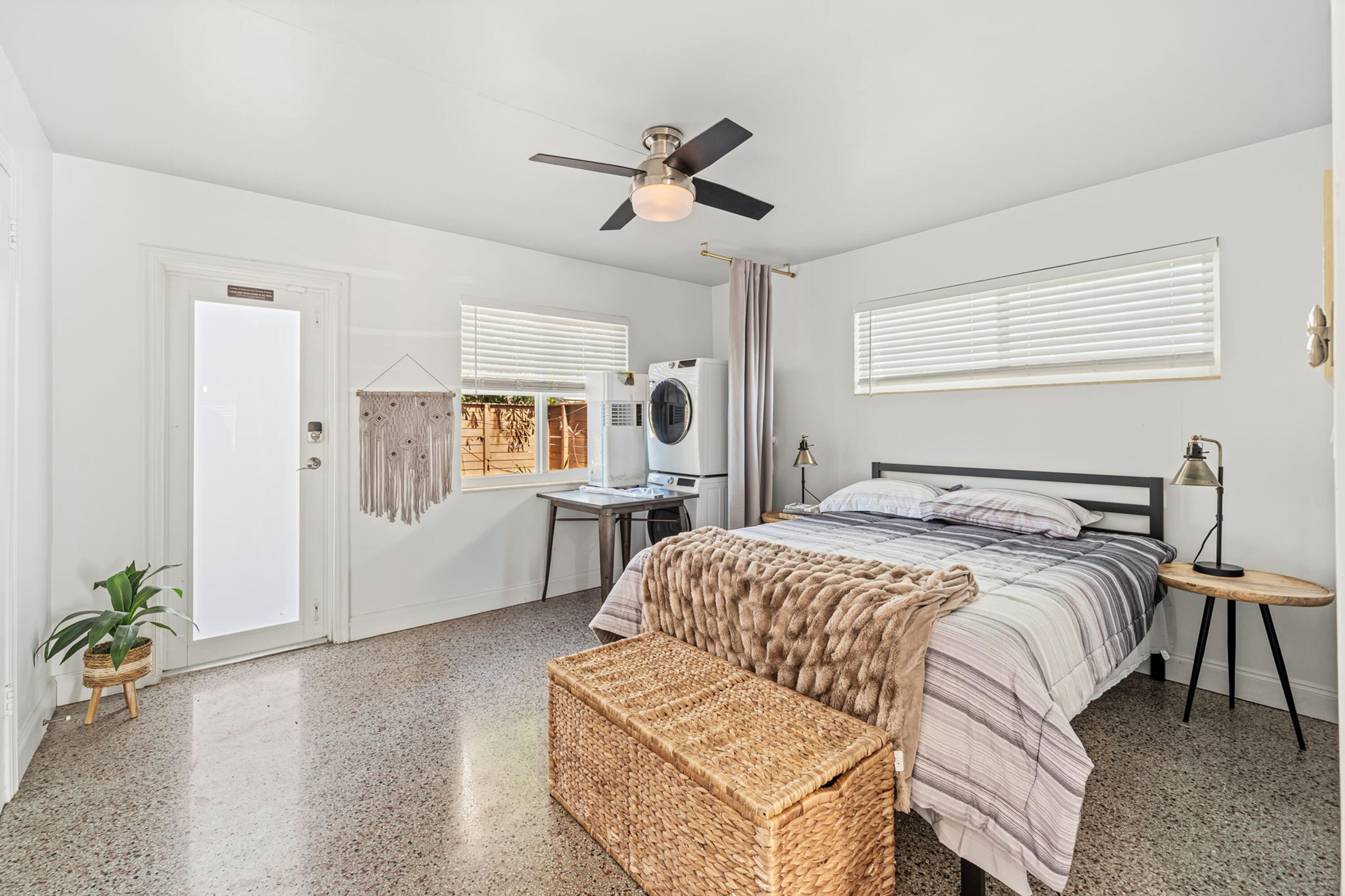 LAKE WORTH TOWN OF - Residential Income
