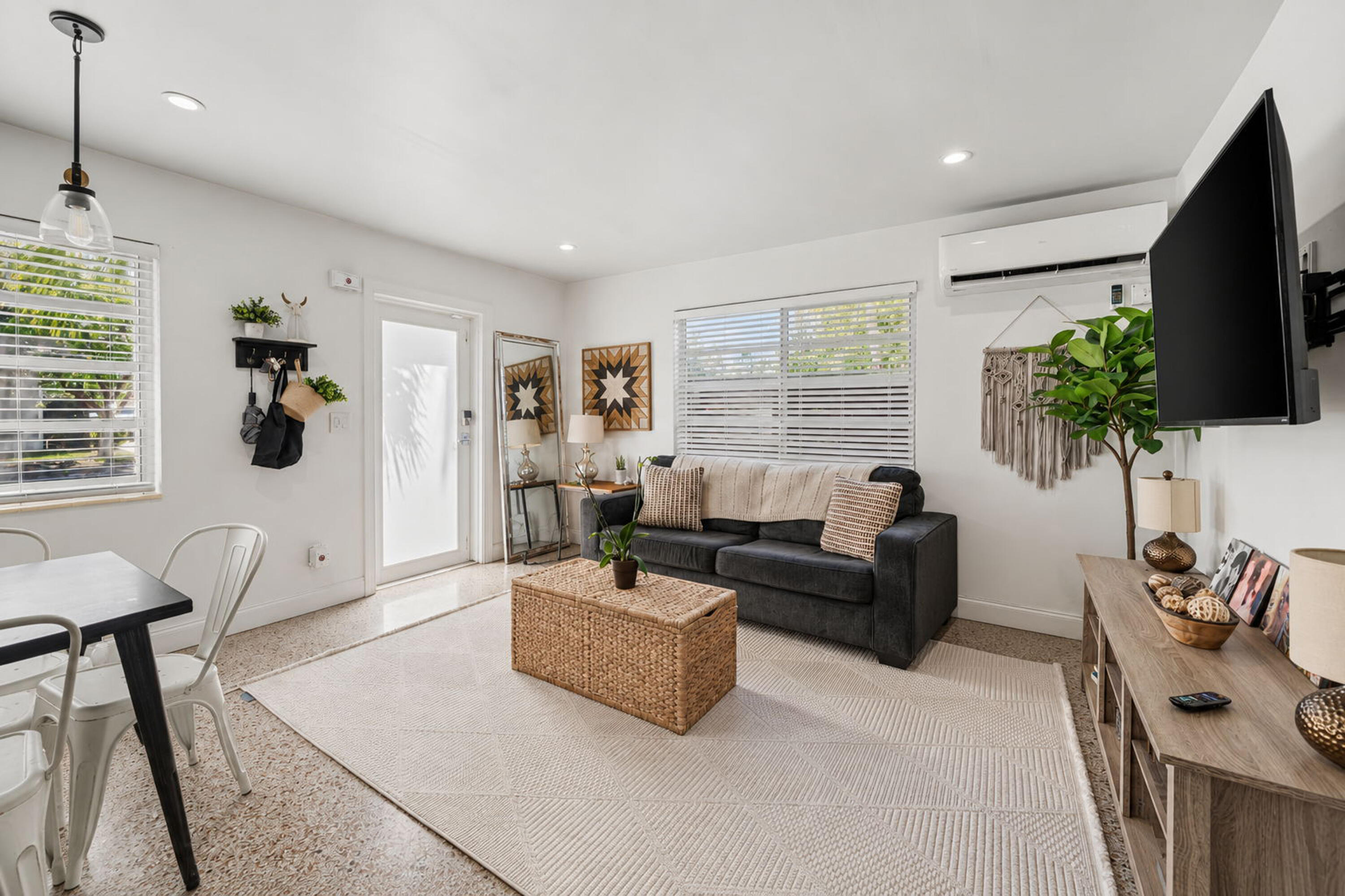 LAKE WORTH TOWN OF - Residential Income
