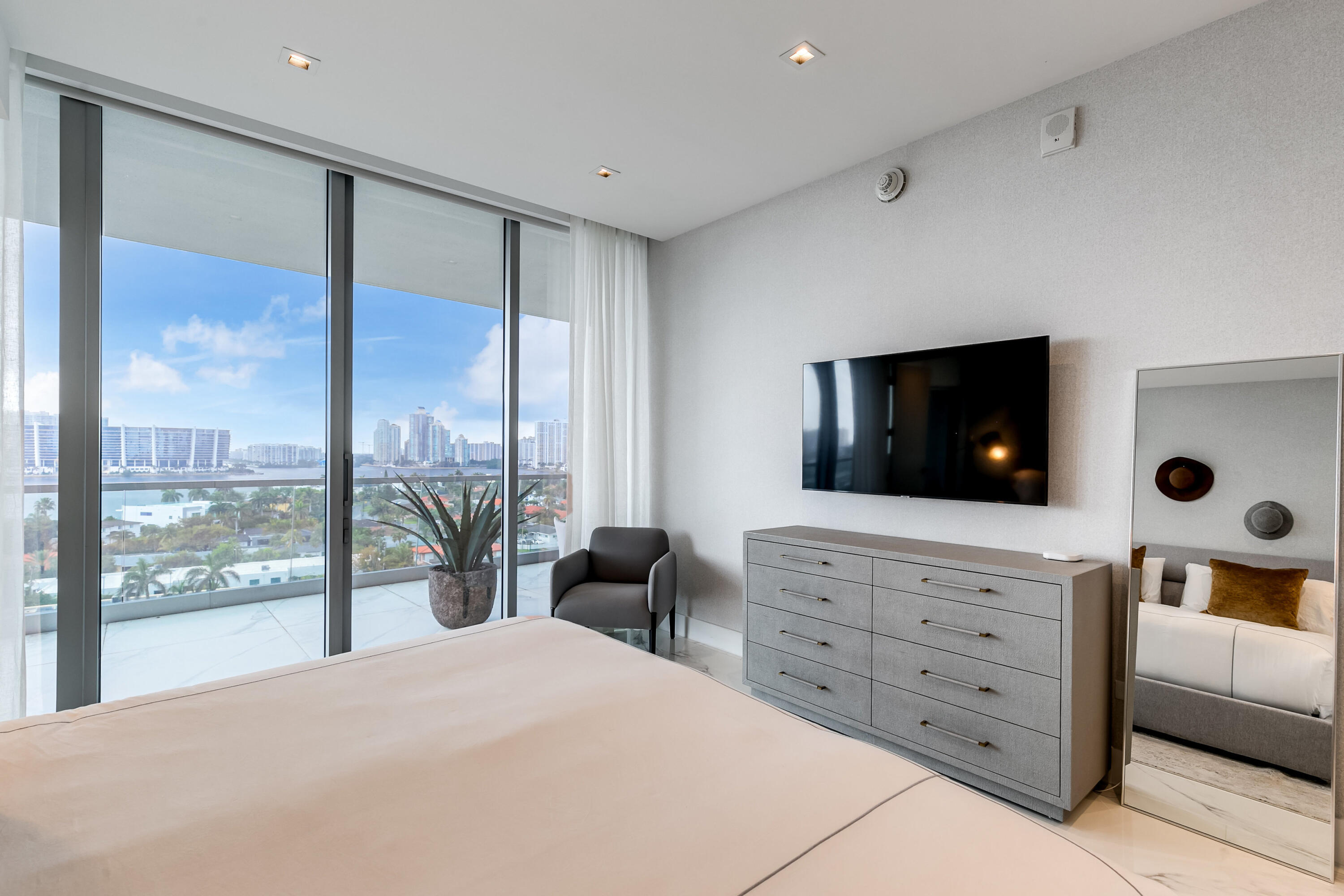 Turnberry Ocean Club - Residential