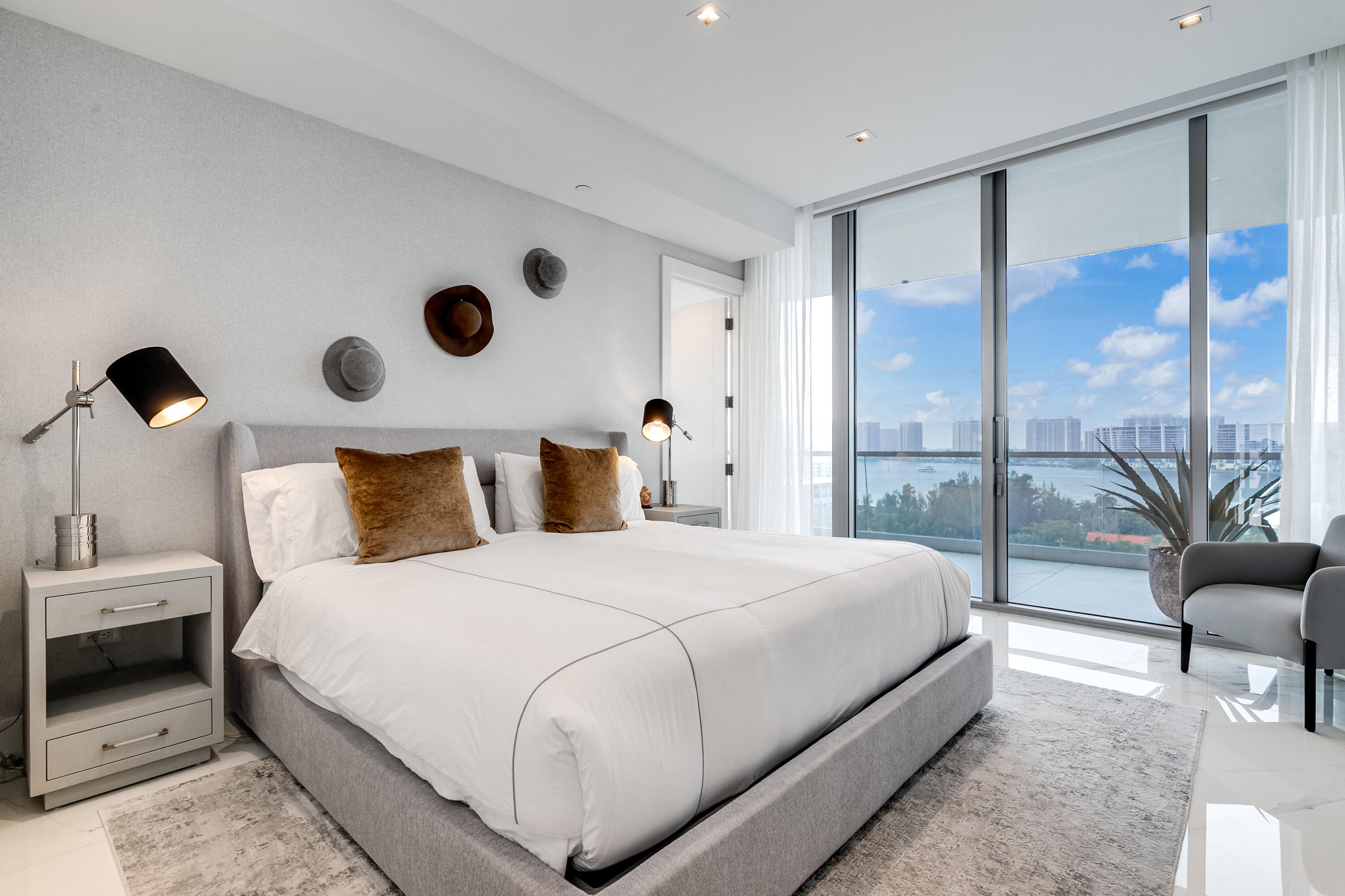 Turnberry Ocean Club - Residential