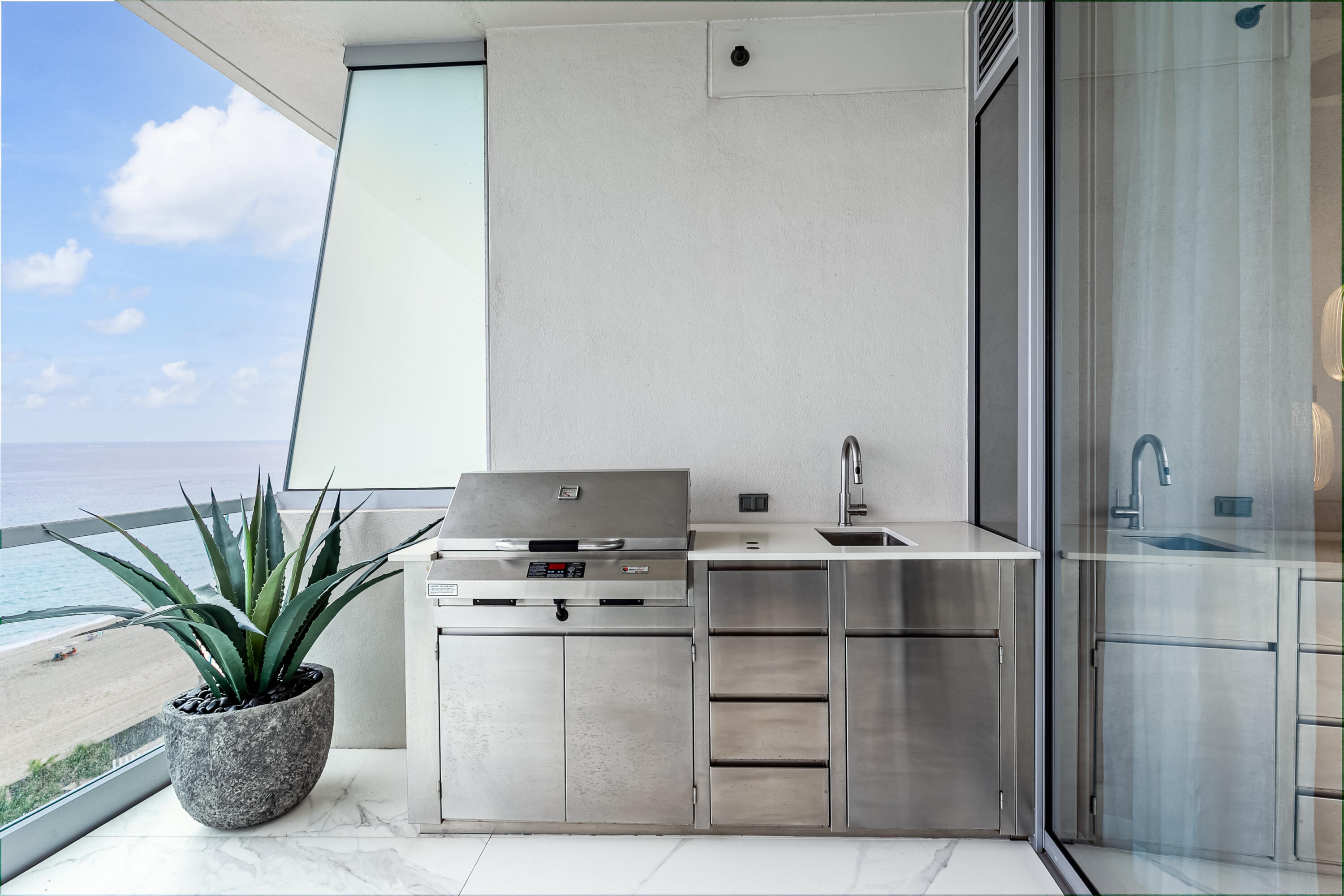 Turnberry Ocean Club - Residential