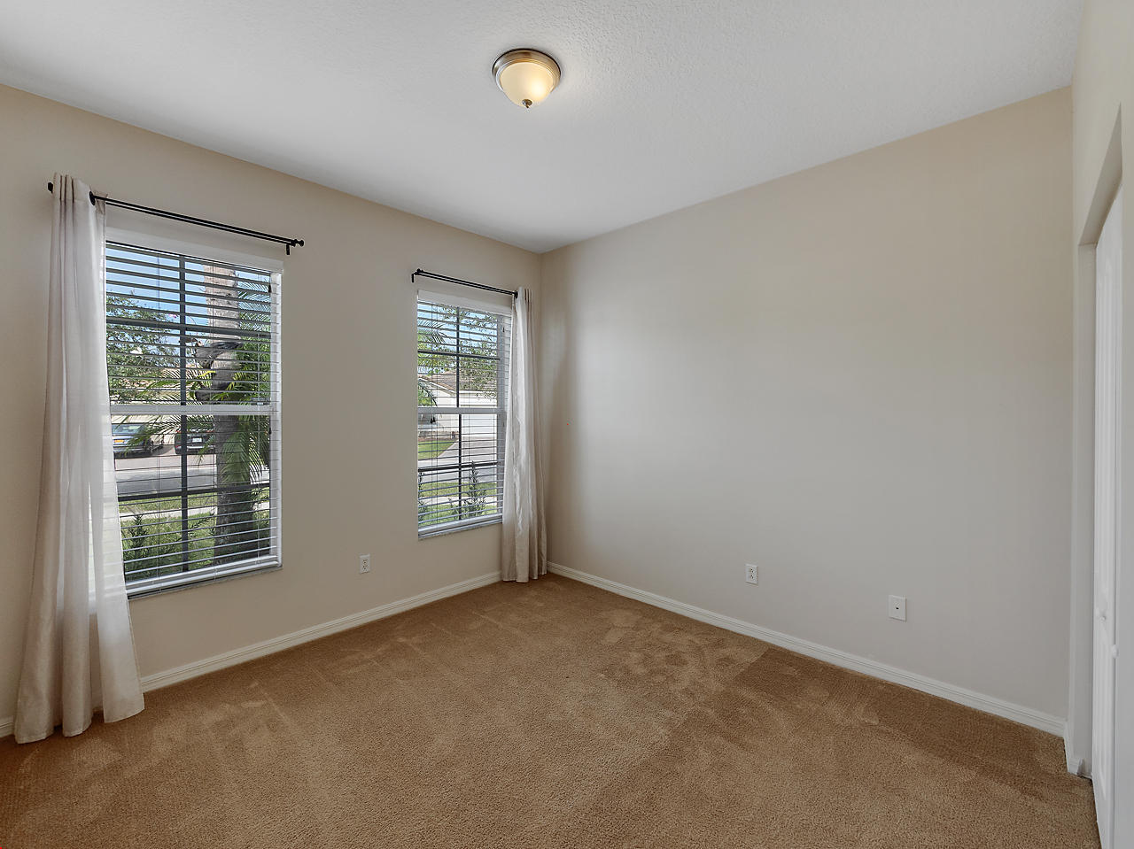 Heritage Oaks at Tradition - Residential Lease