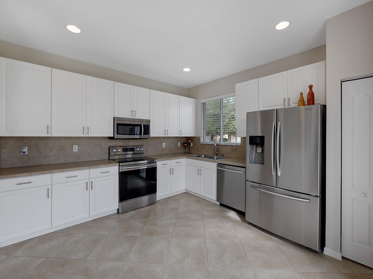 Heritage Oaks at Tradition - Residential Lease