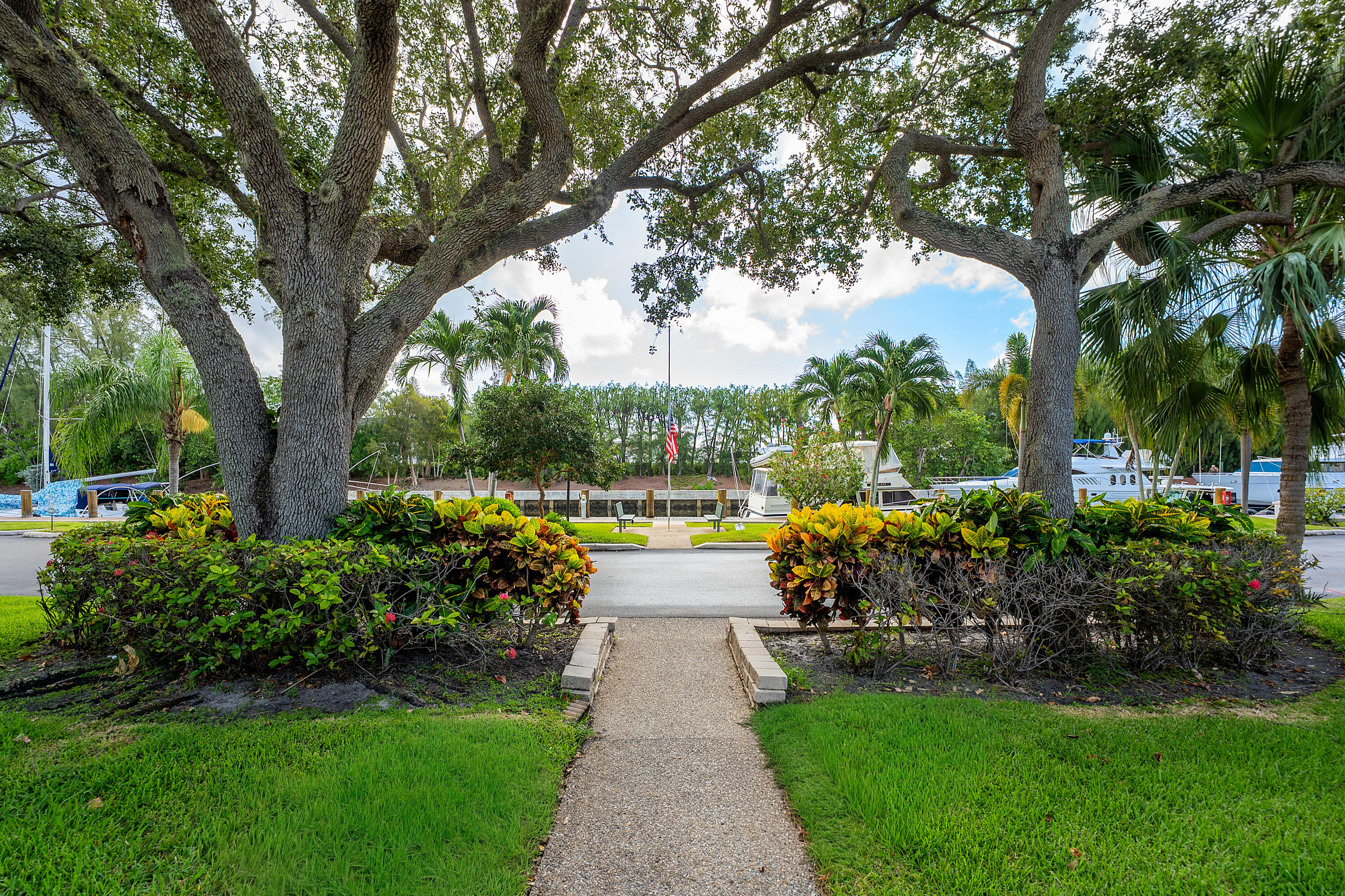 BAY COLONY CLUB CONDO - Residential