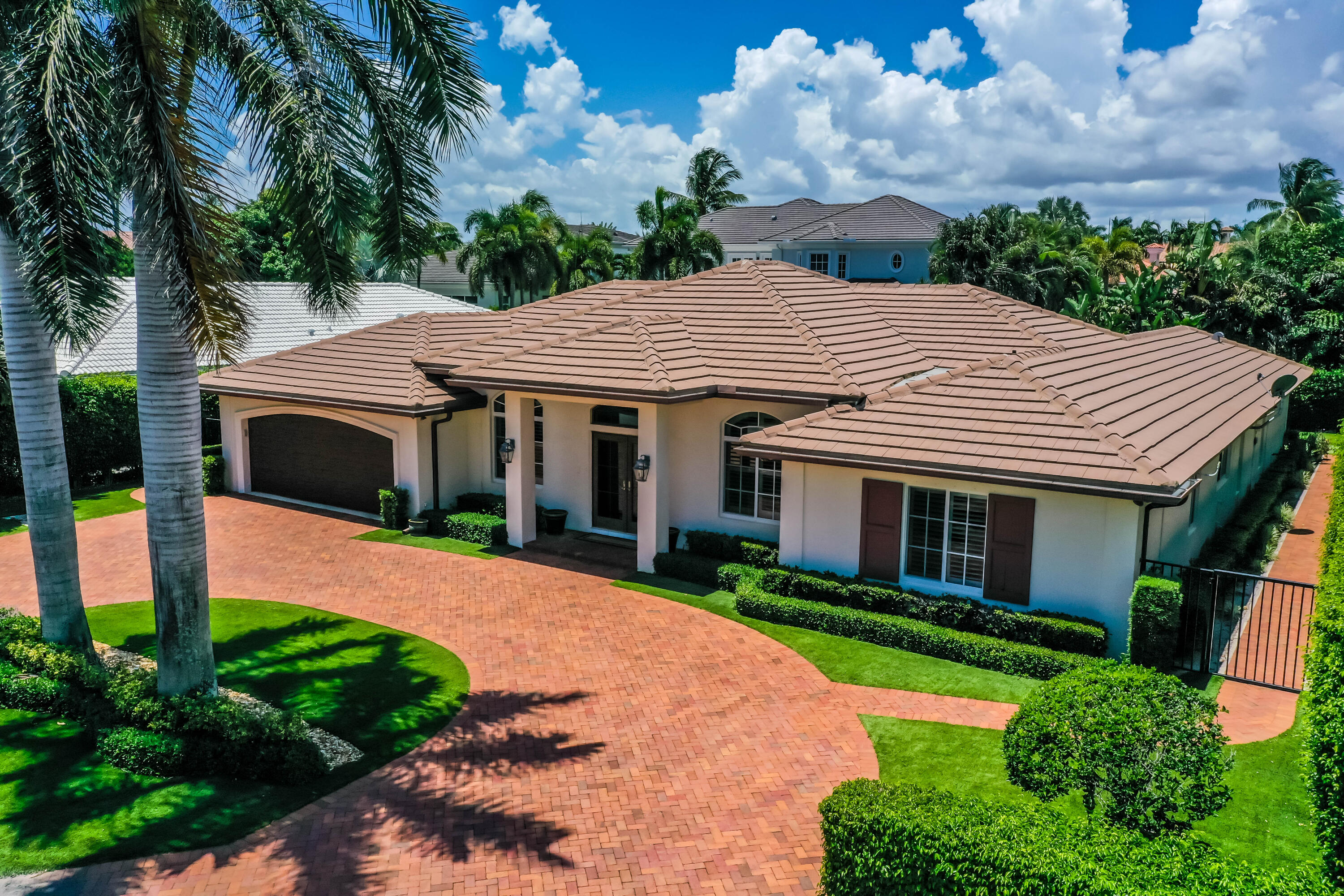 ROYAL PALM YACHT & COUNTRY CLUB - Residential