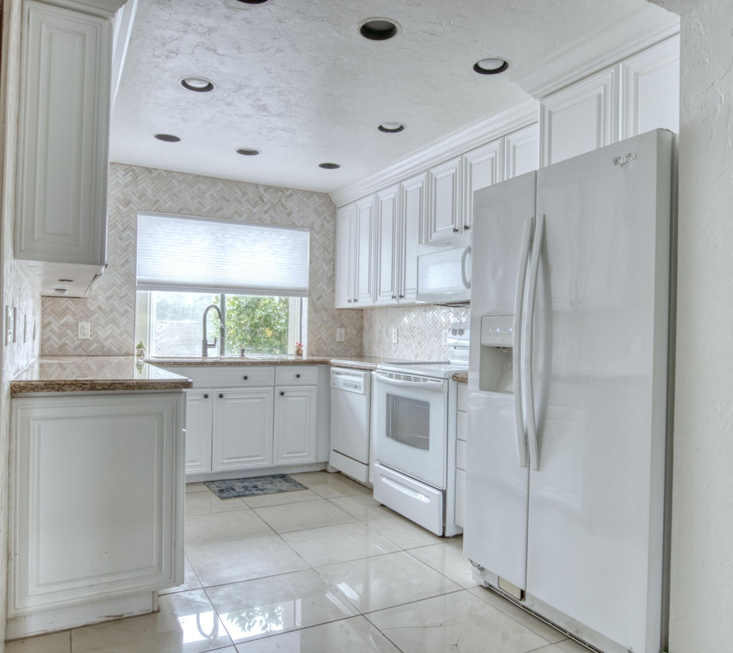 FOUNTAINS OF PALM BEACH CONDO 6 - Residential Lease